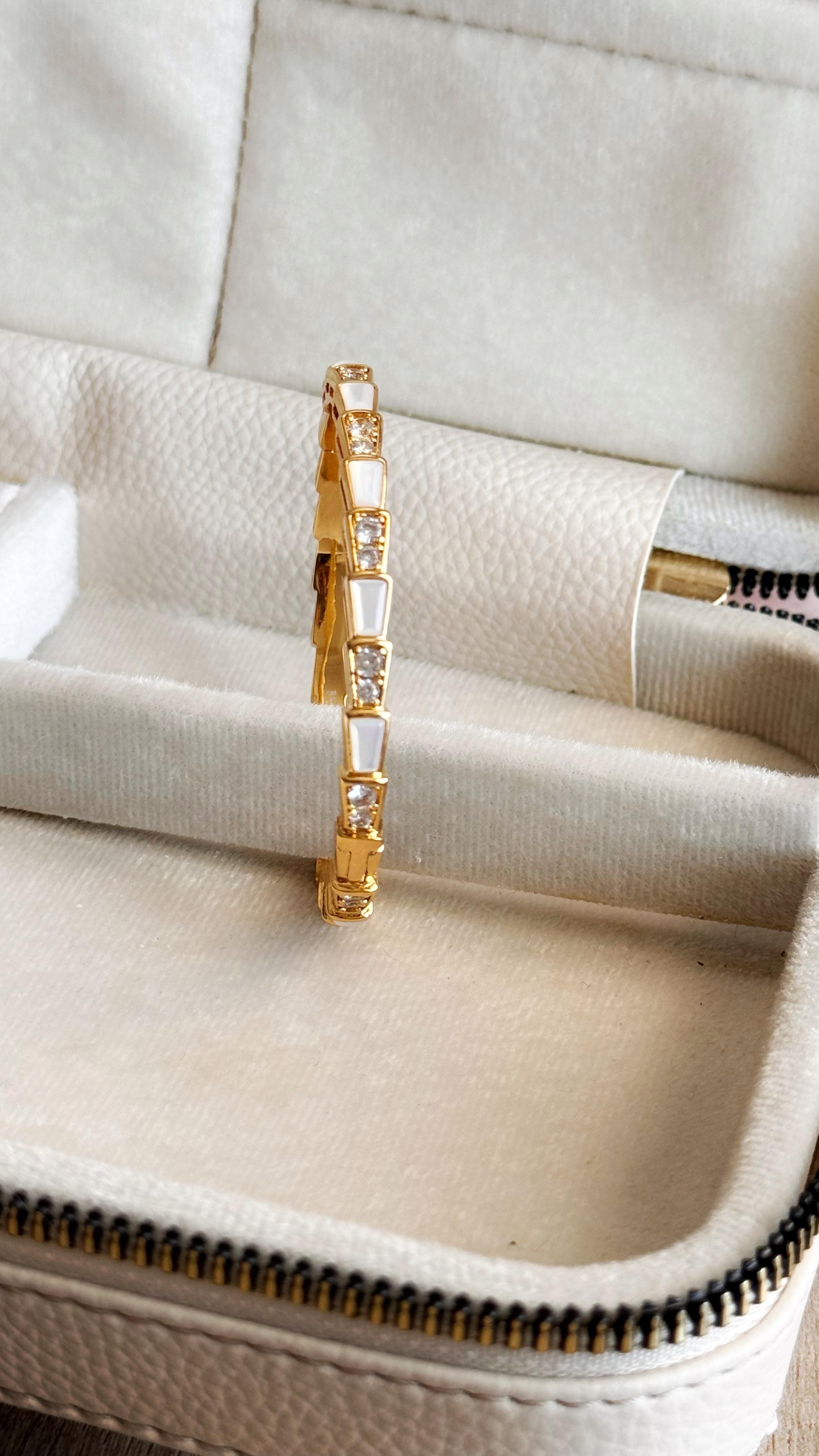 Bvl. Serpenti Sedef Detaylı Bilezik