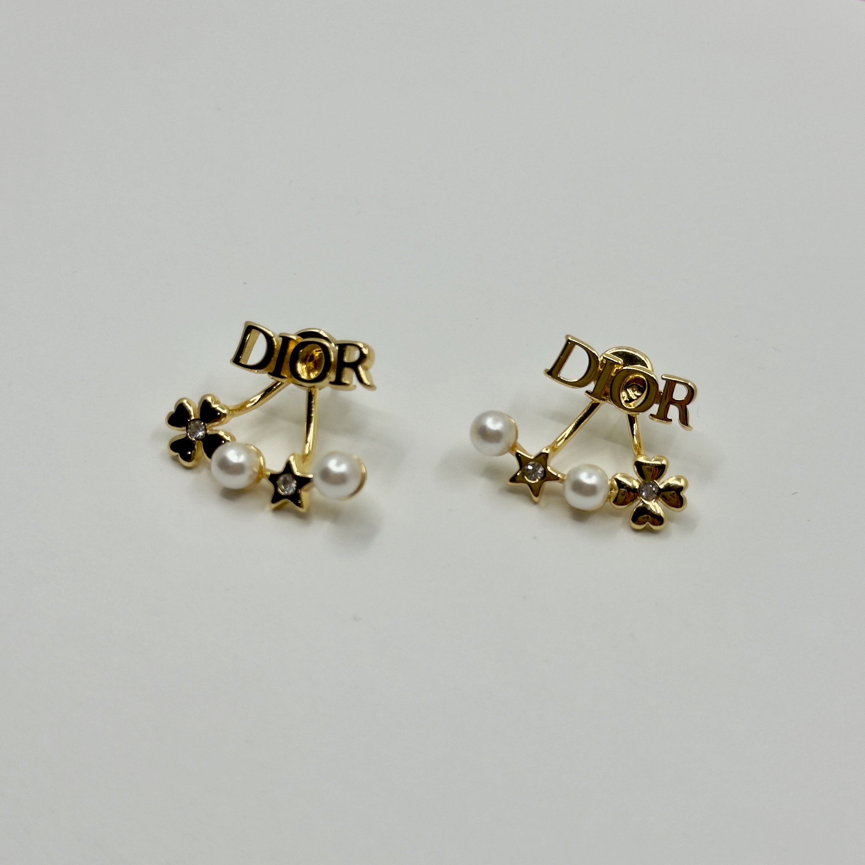 D*or. Gold Yıldız Yonca Küpe