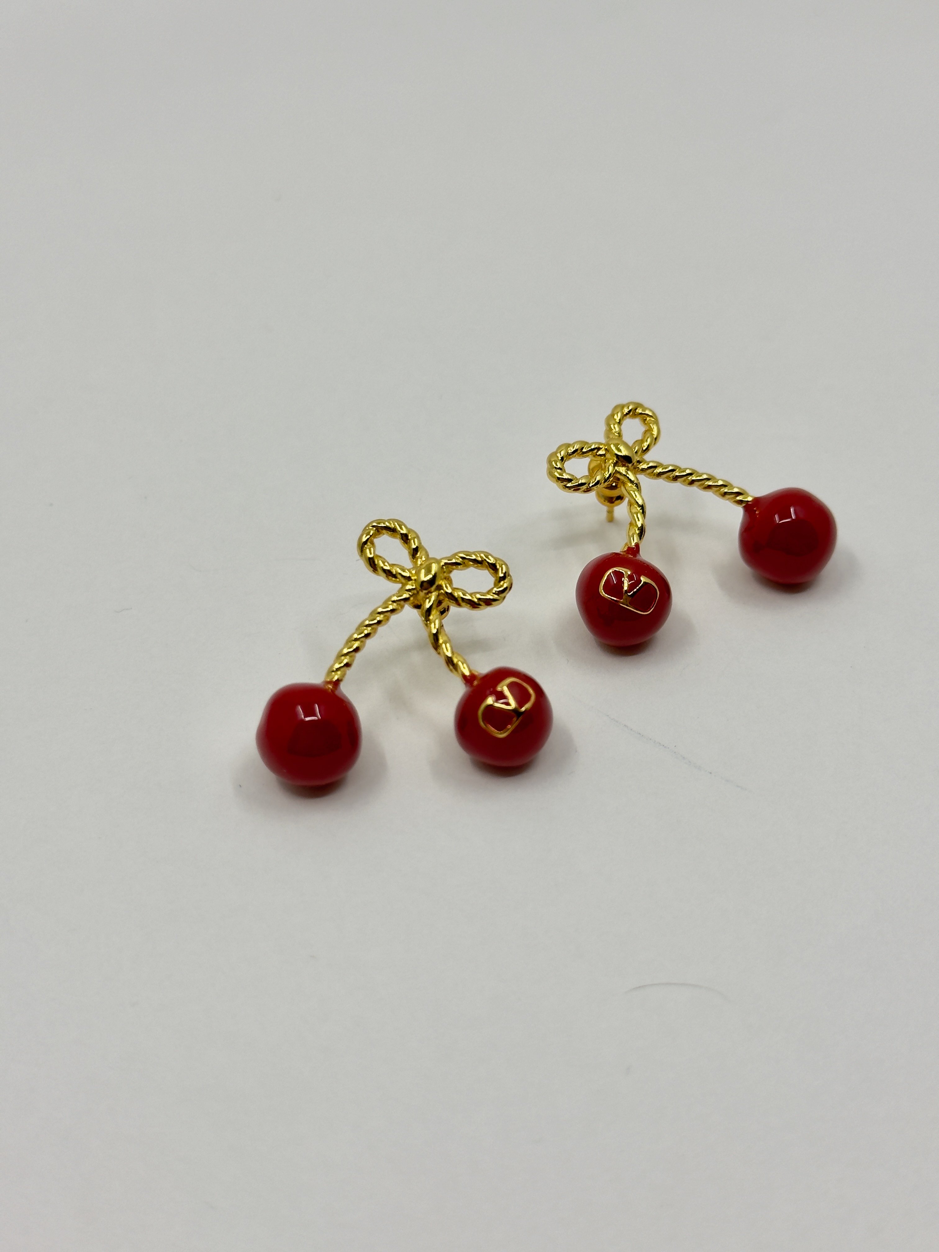 Valent. Kırmızı Cherryfic Küpe