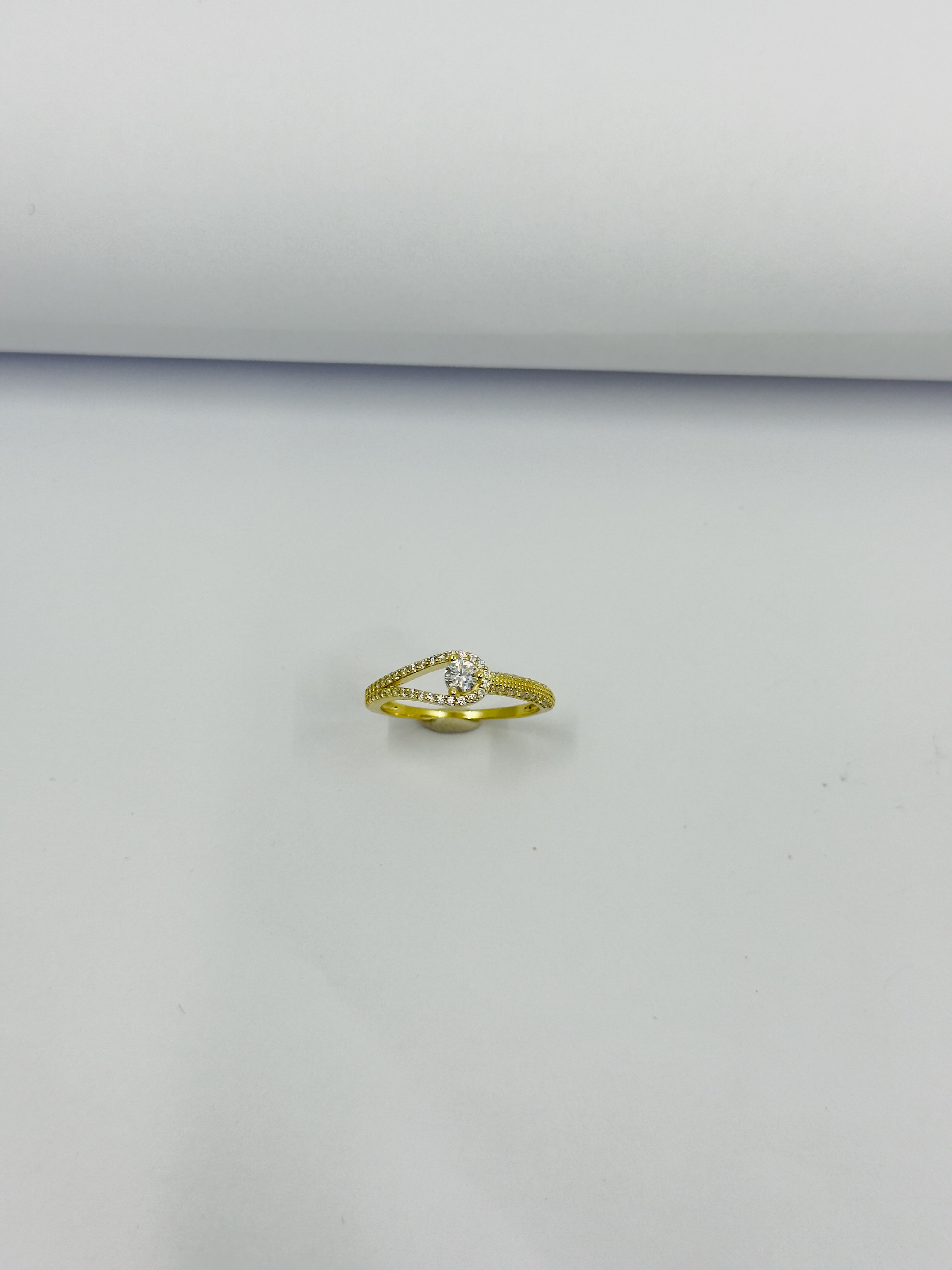 Elara Gold Taşlı Yüzük