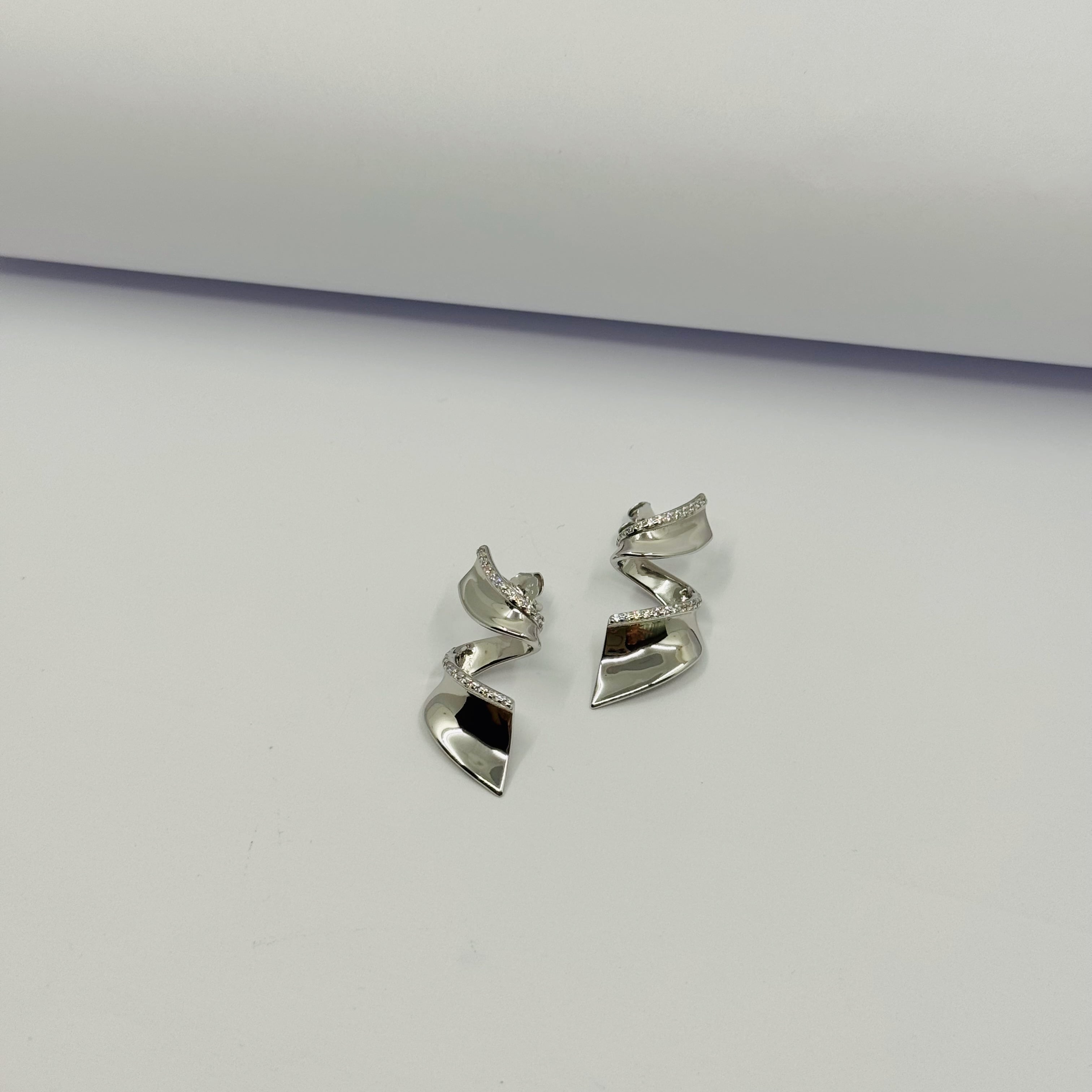 Silver Zephyr Küpe