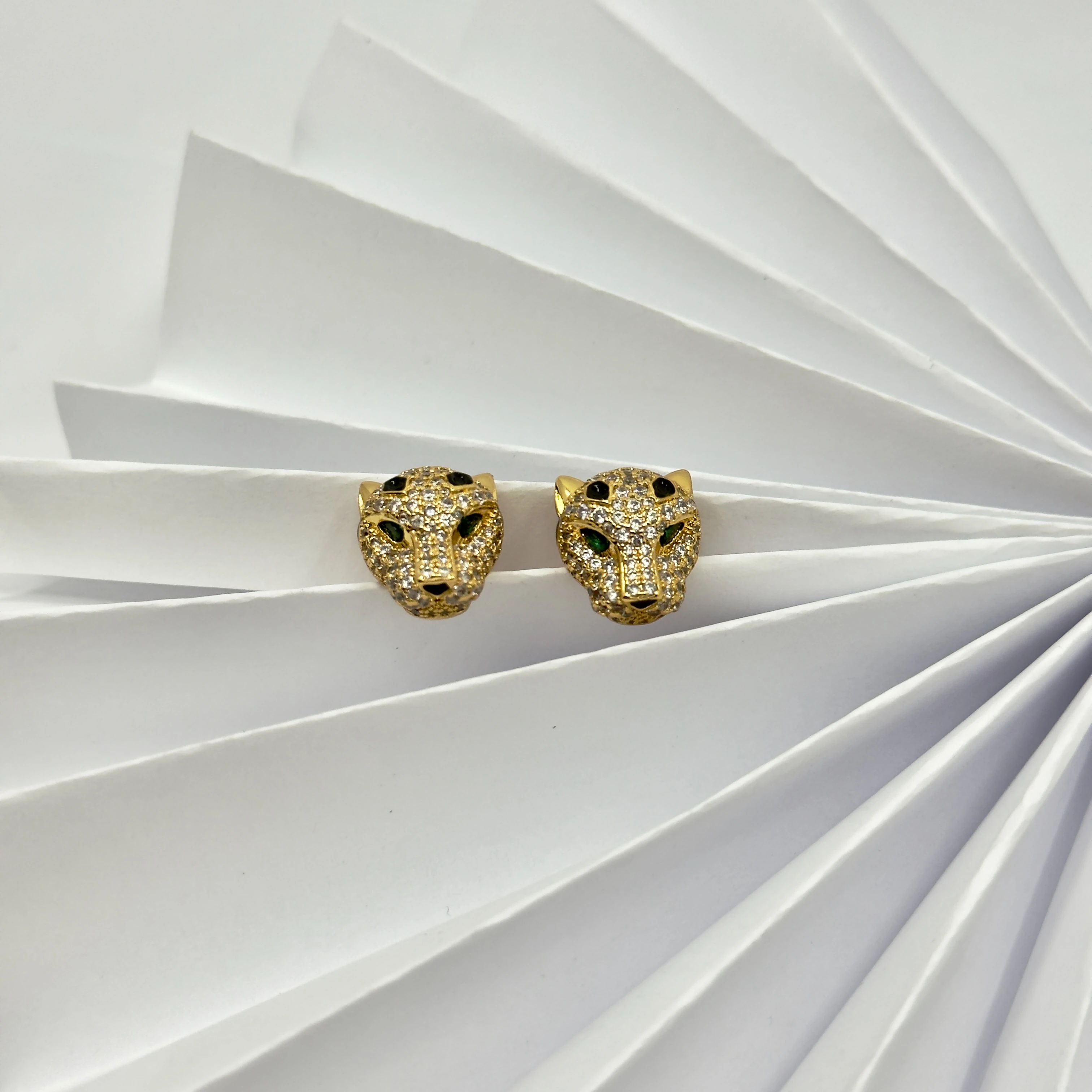 Gold Pantere de Crt Düğme Küpe