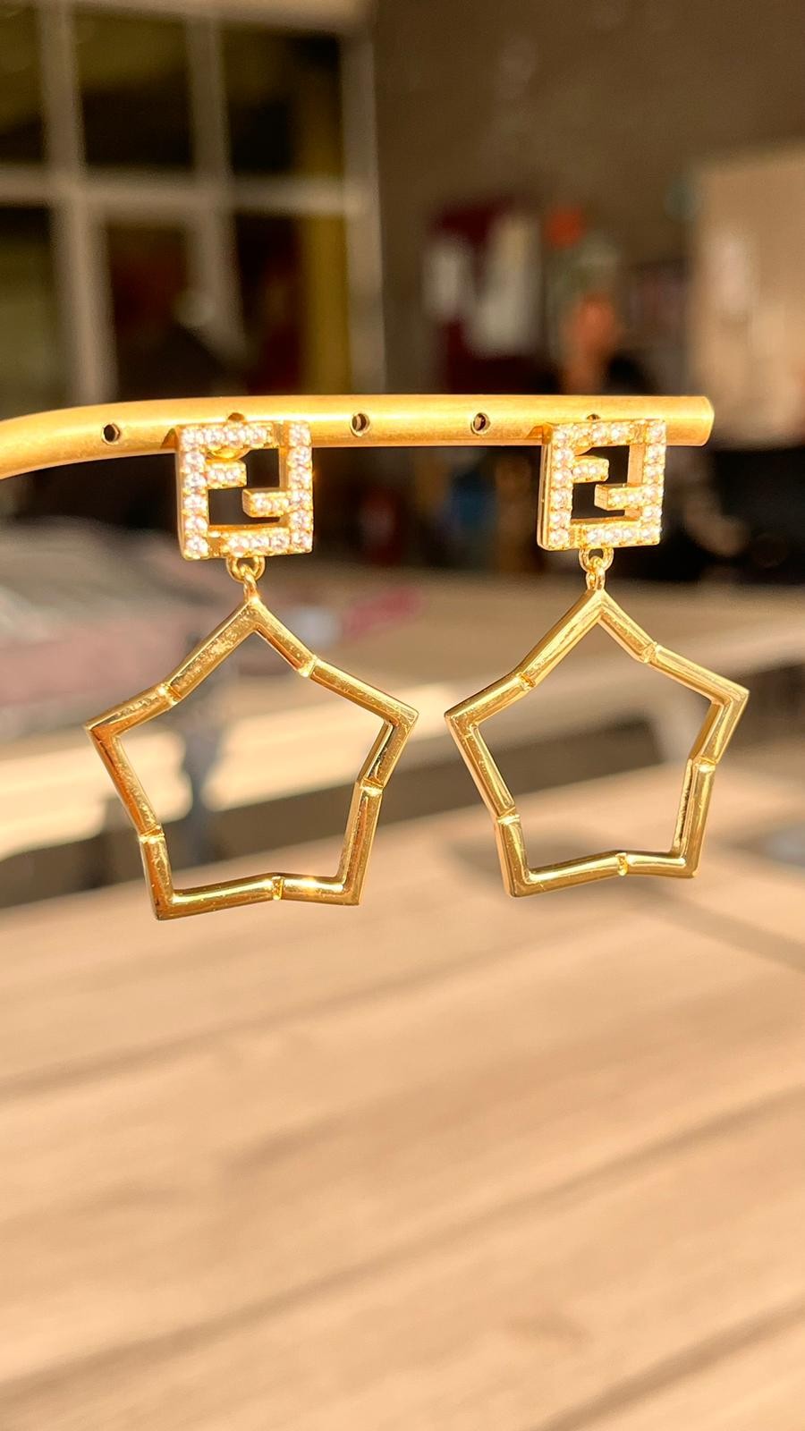 Fndi.Gold Yıldız Küpe