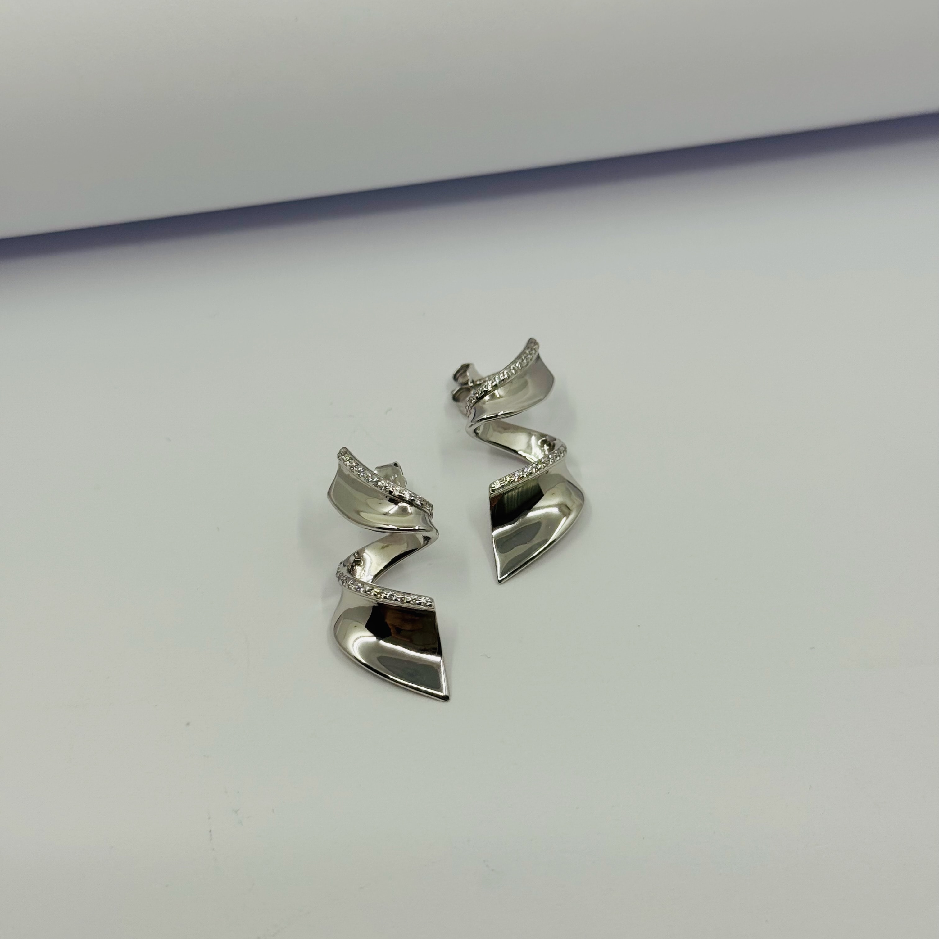 Silver Zephyr Küpe