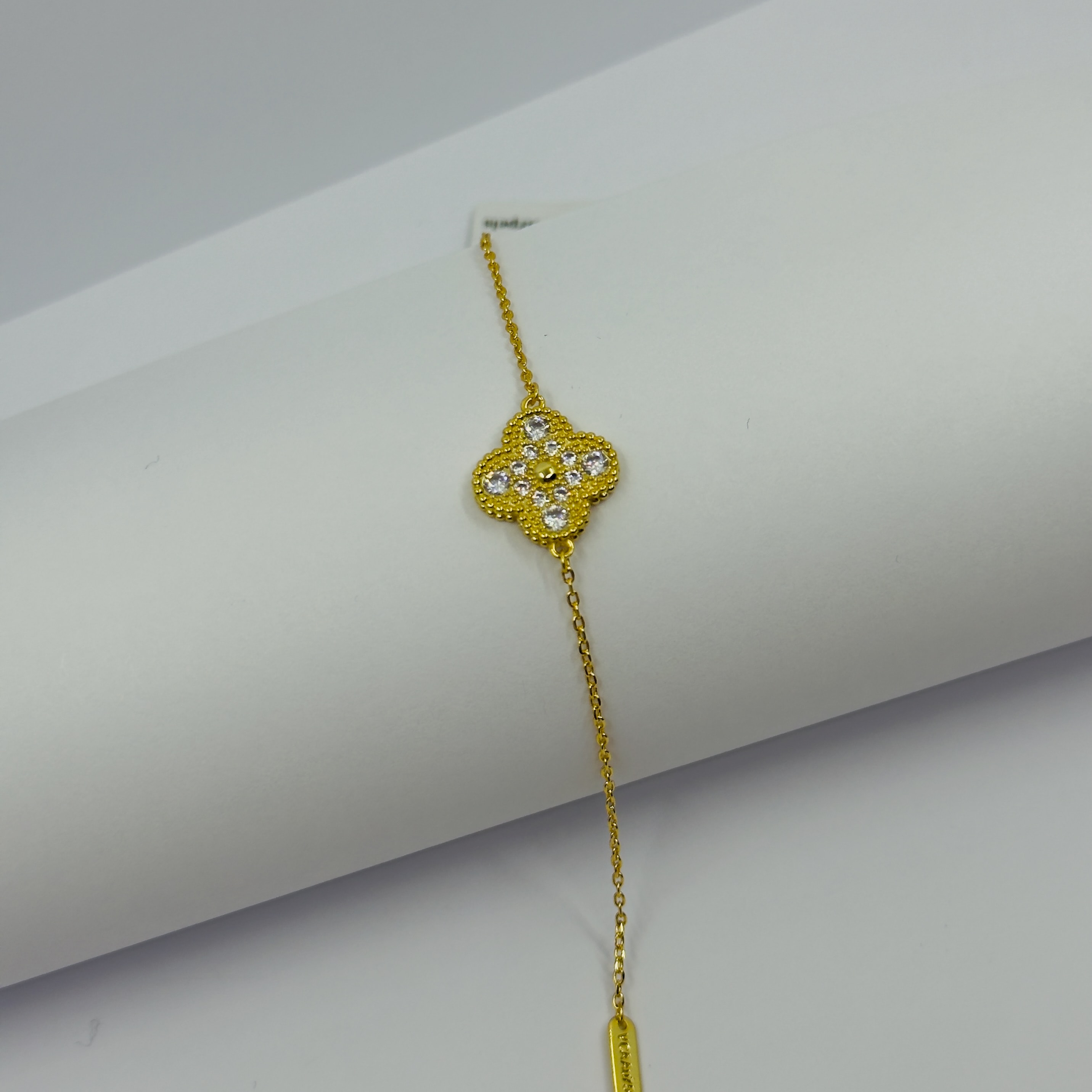 Tek Yonca Full Gold Taşlı Bileklik
