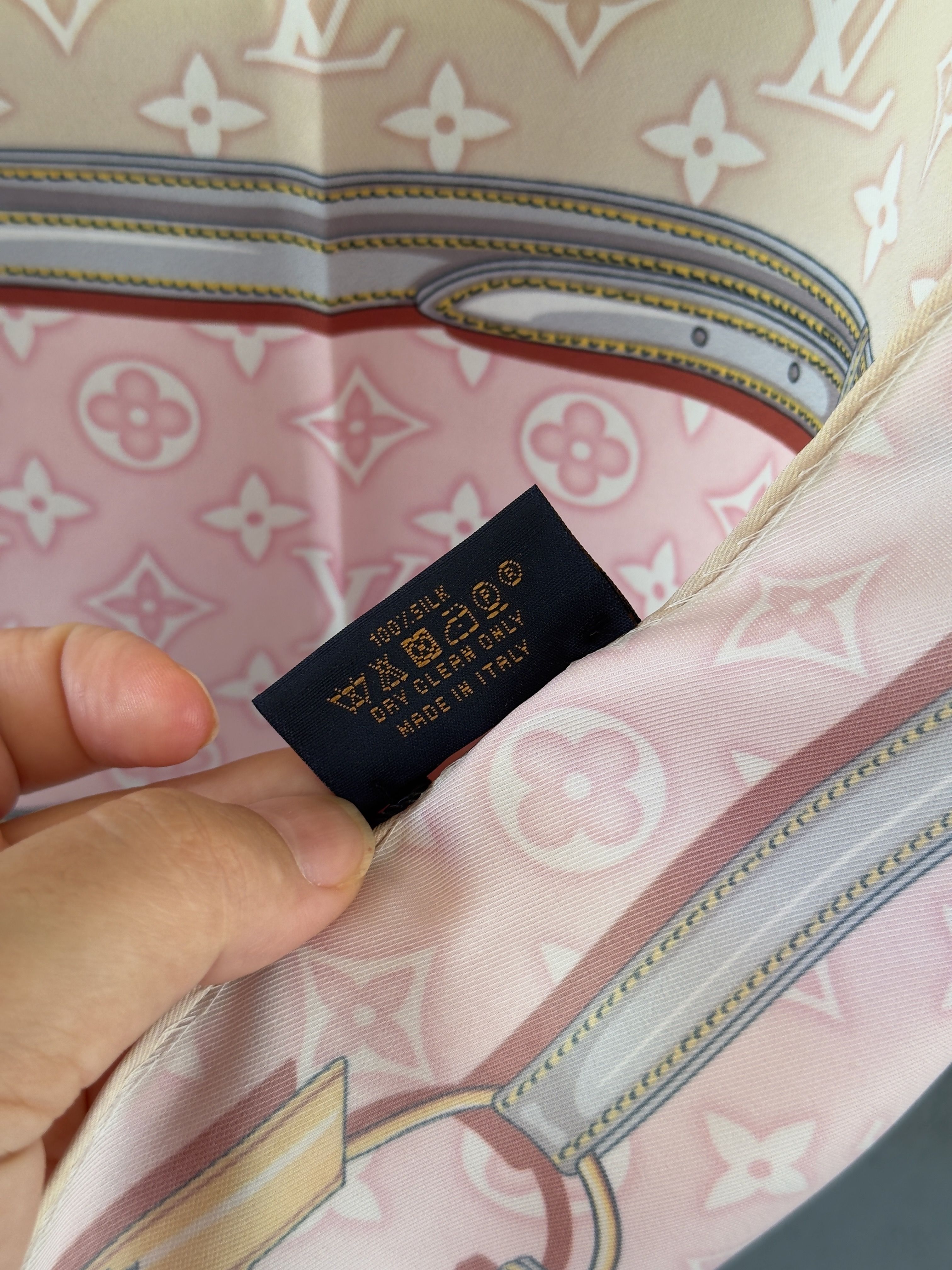 Monogram Belt & Chain Pastel İpek Şal