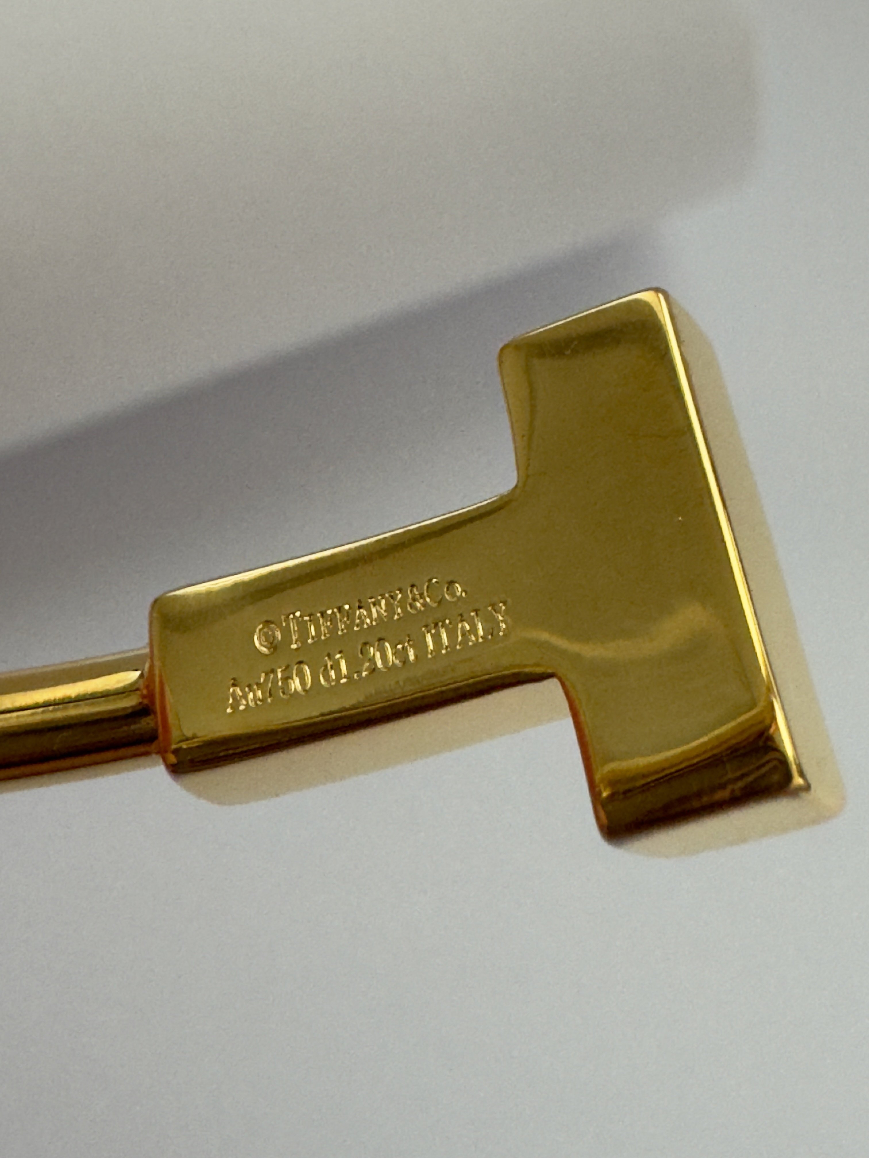 T Pave Taşlı Gold Bileklik