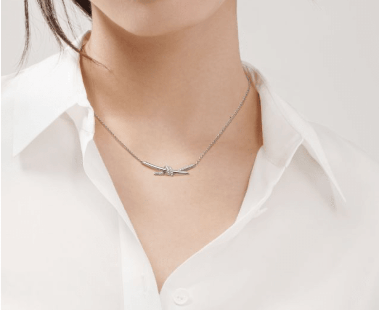 TiffCo. Silver Taşlı Knot Kolye