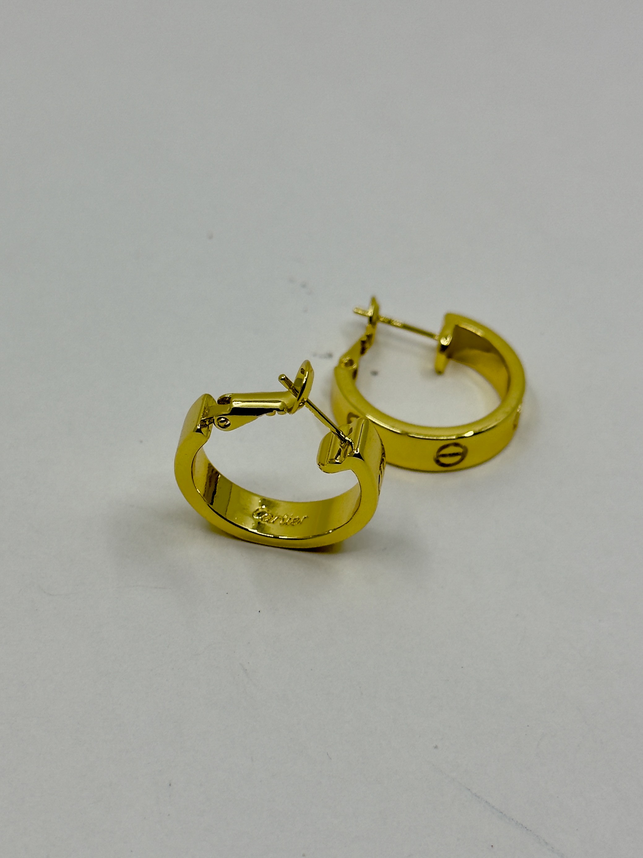 Crt. Gold Taşsız Love Küpe
