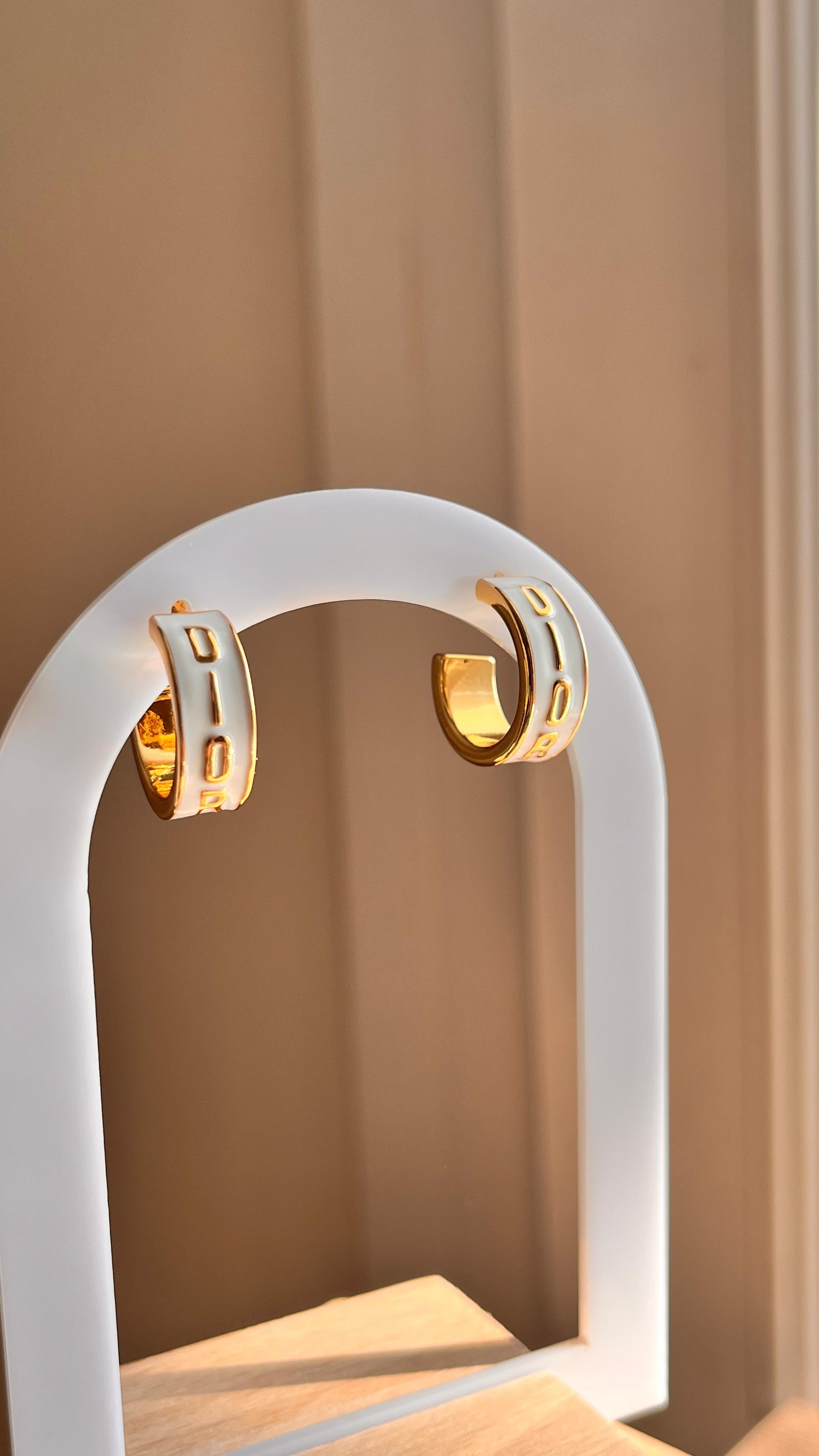 D*or. Beyaz Gold Detaylı Küpe