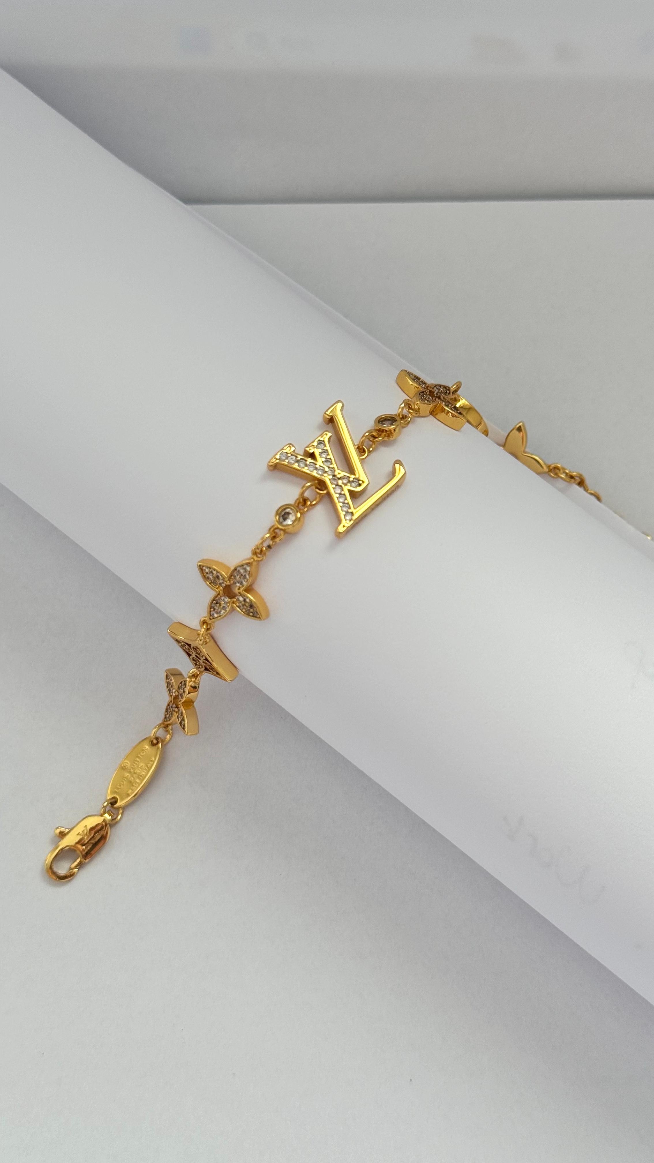LV Gold Pendant Bileklik