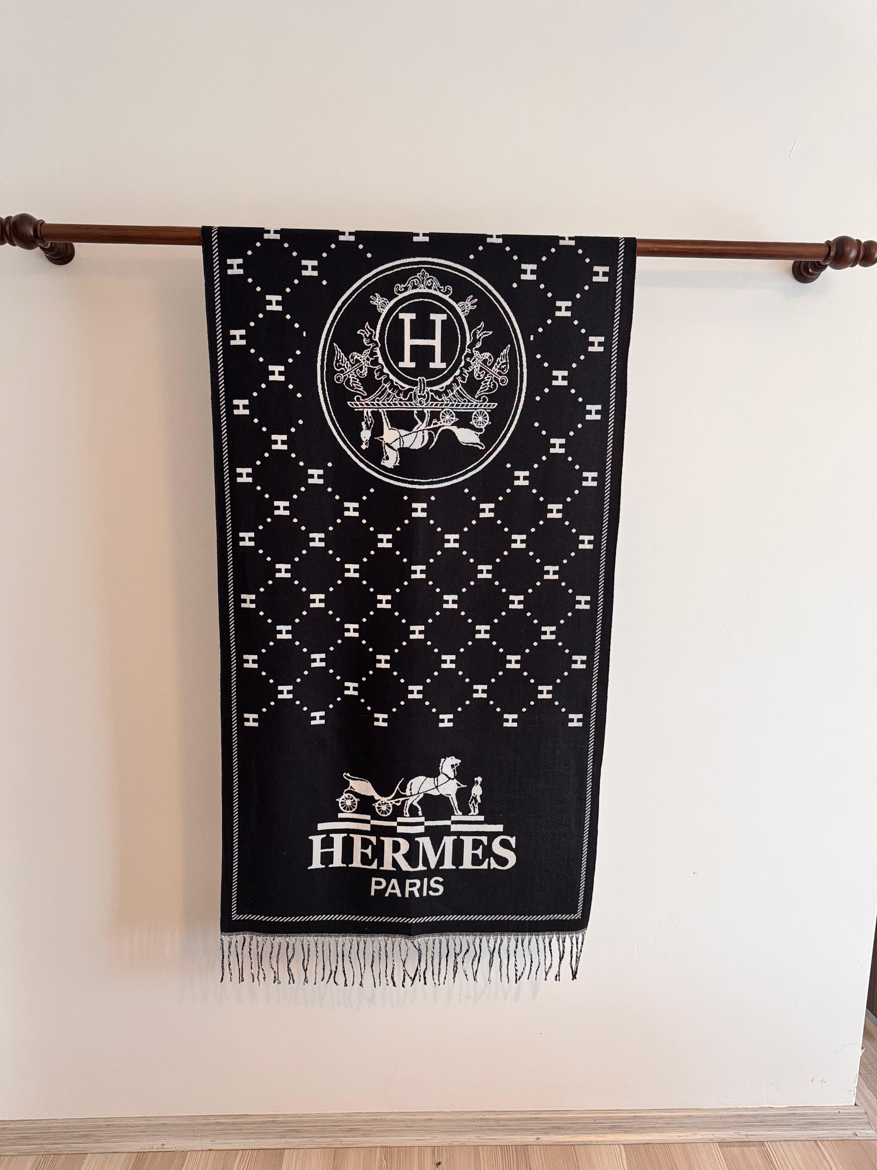 Hrms. Siyah Beyaz Çift Taraflı Logo Şal