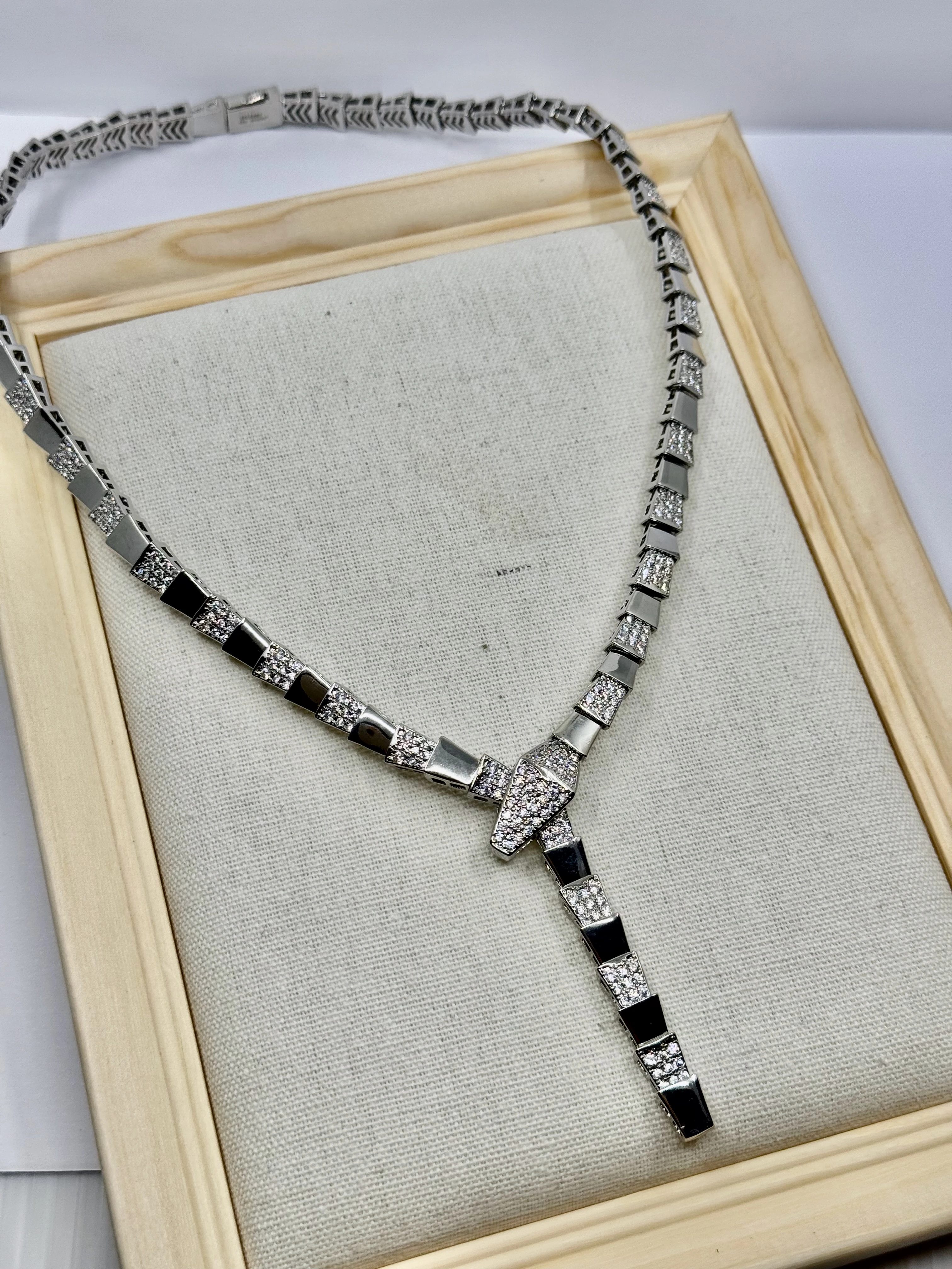 Silver Ara Taşlı Serpenti Kolye