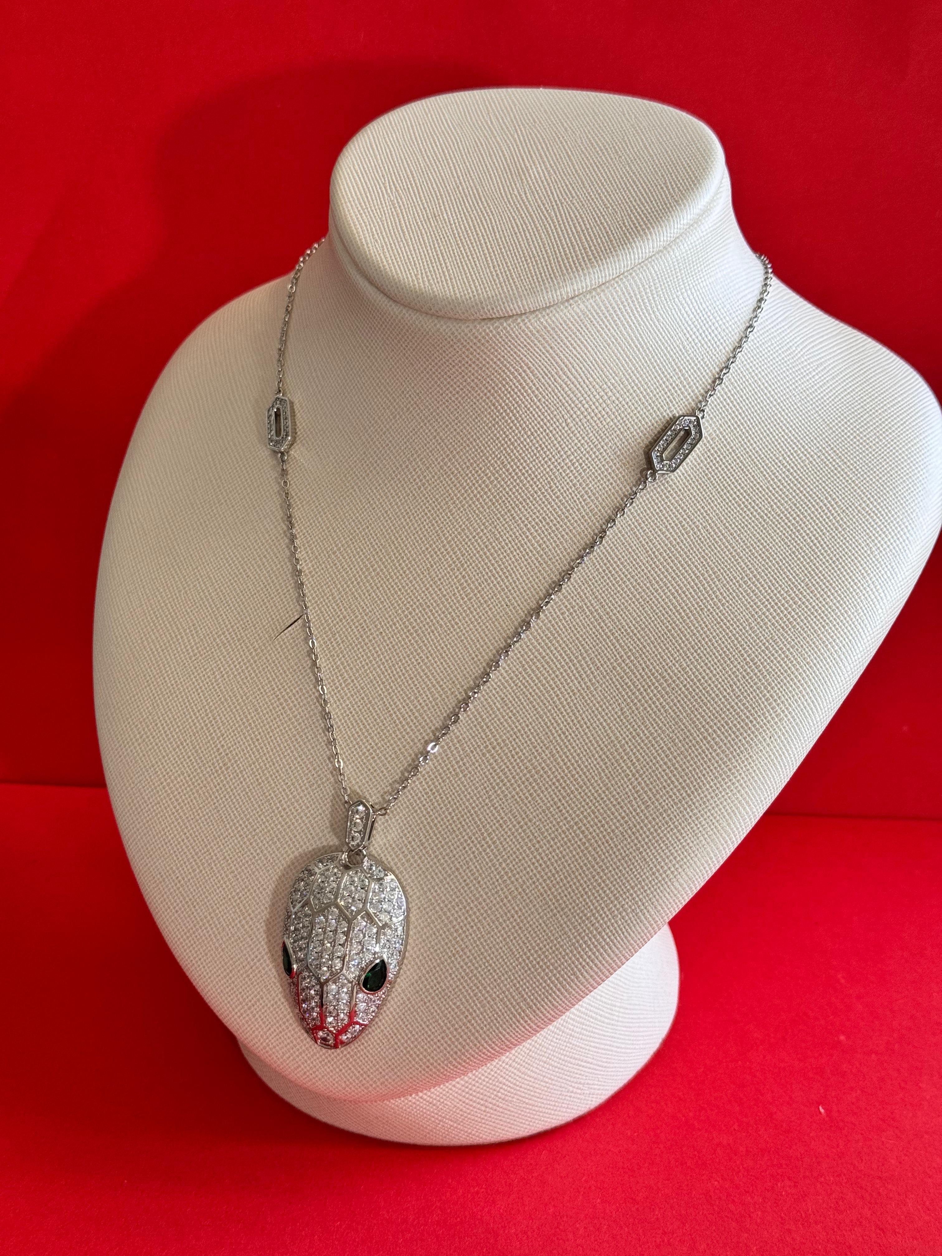Bvl. Silver Serpenti Taşlı Kolye 