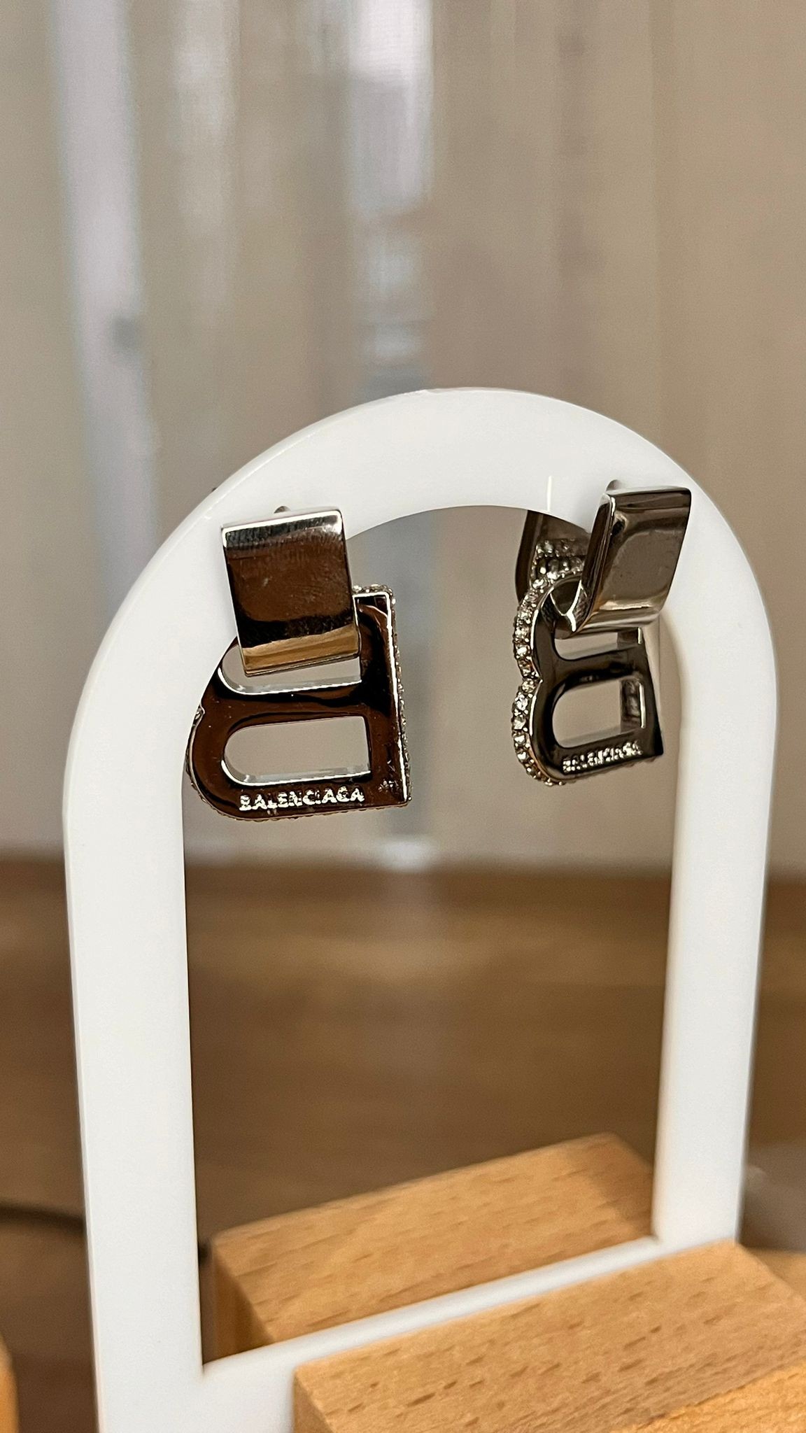 Blncg. Silver Taşlı Logo Küpe