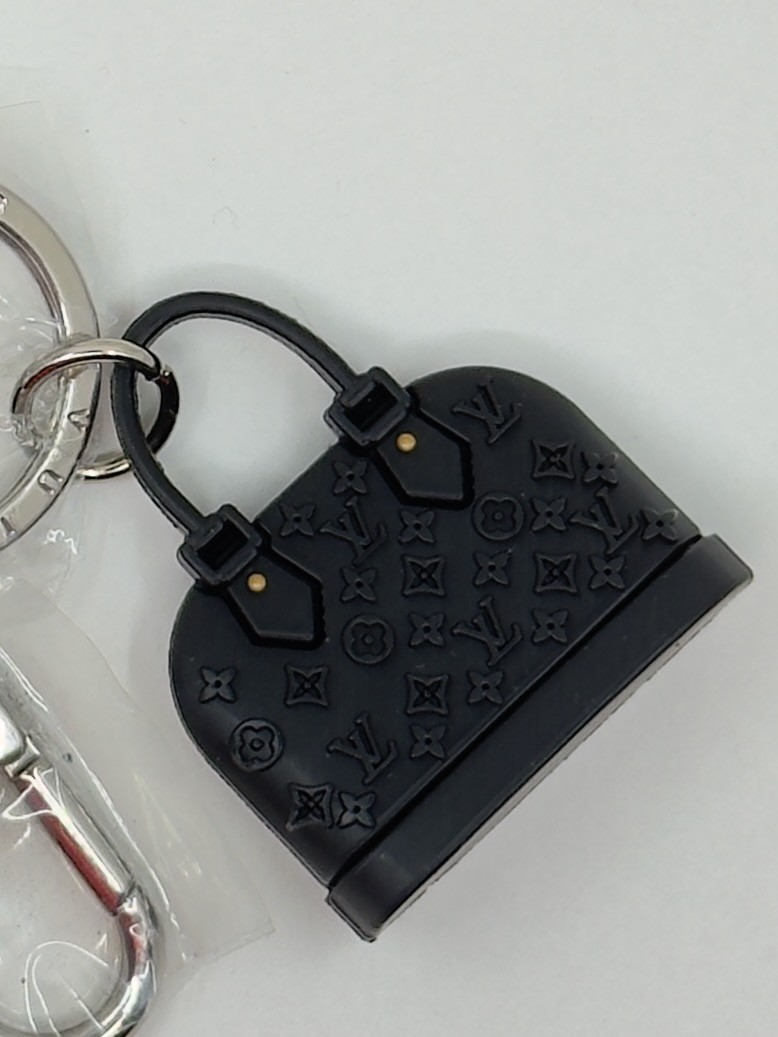 LV. Siyah Çanta Bag Charm