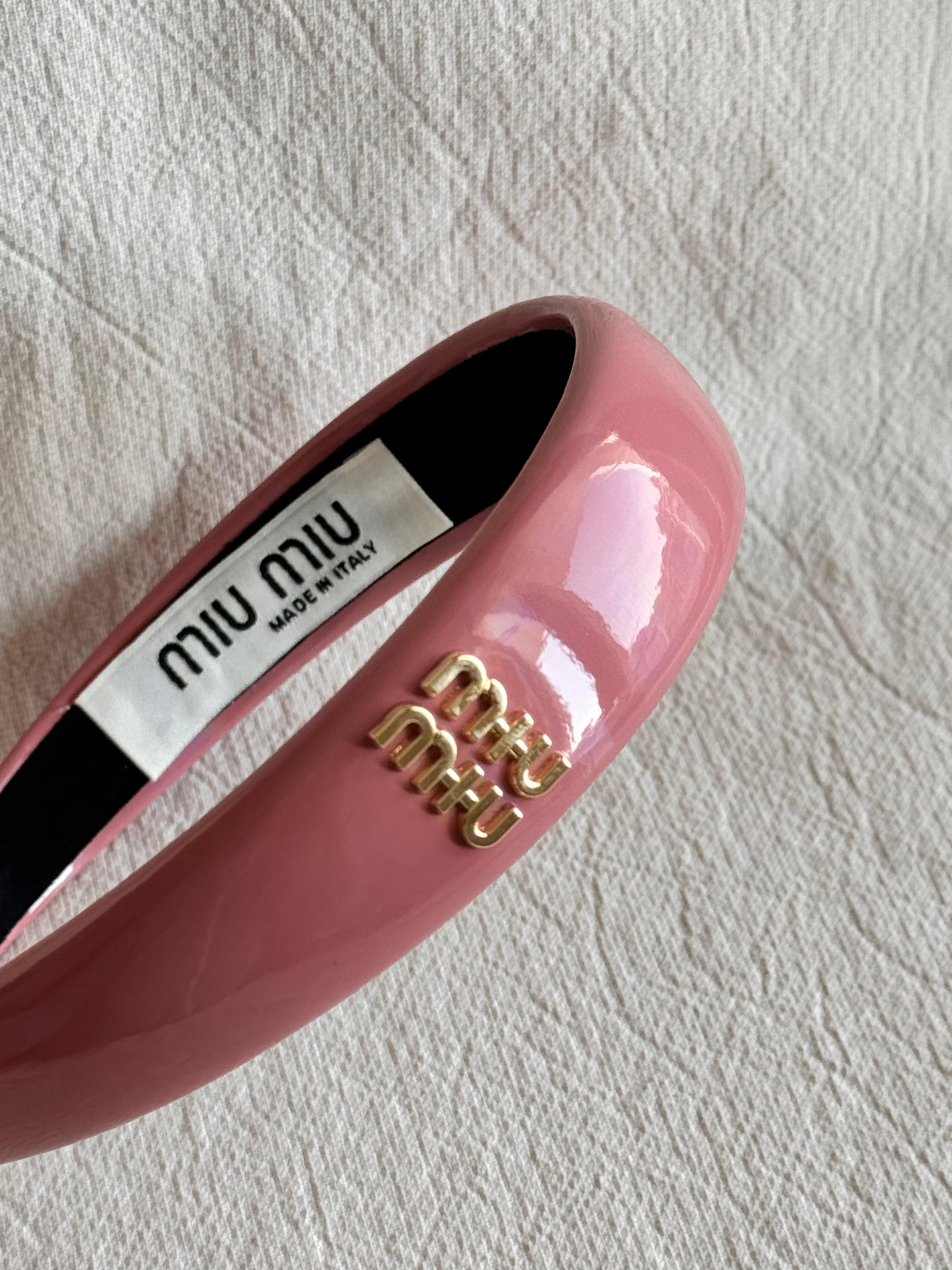 Miu Pembe Yanar Döner Taç