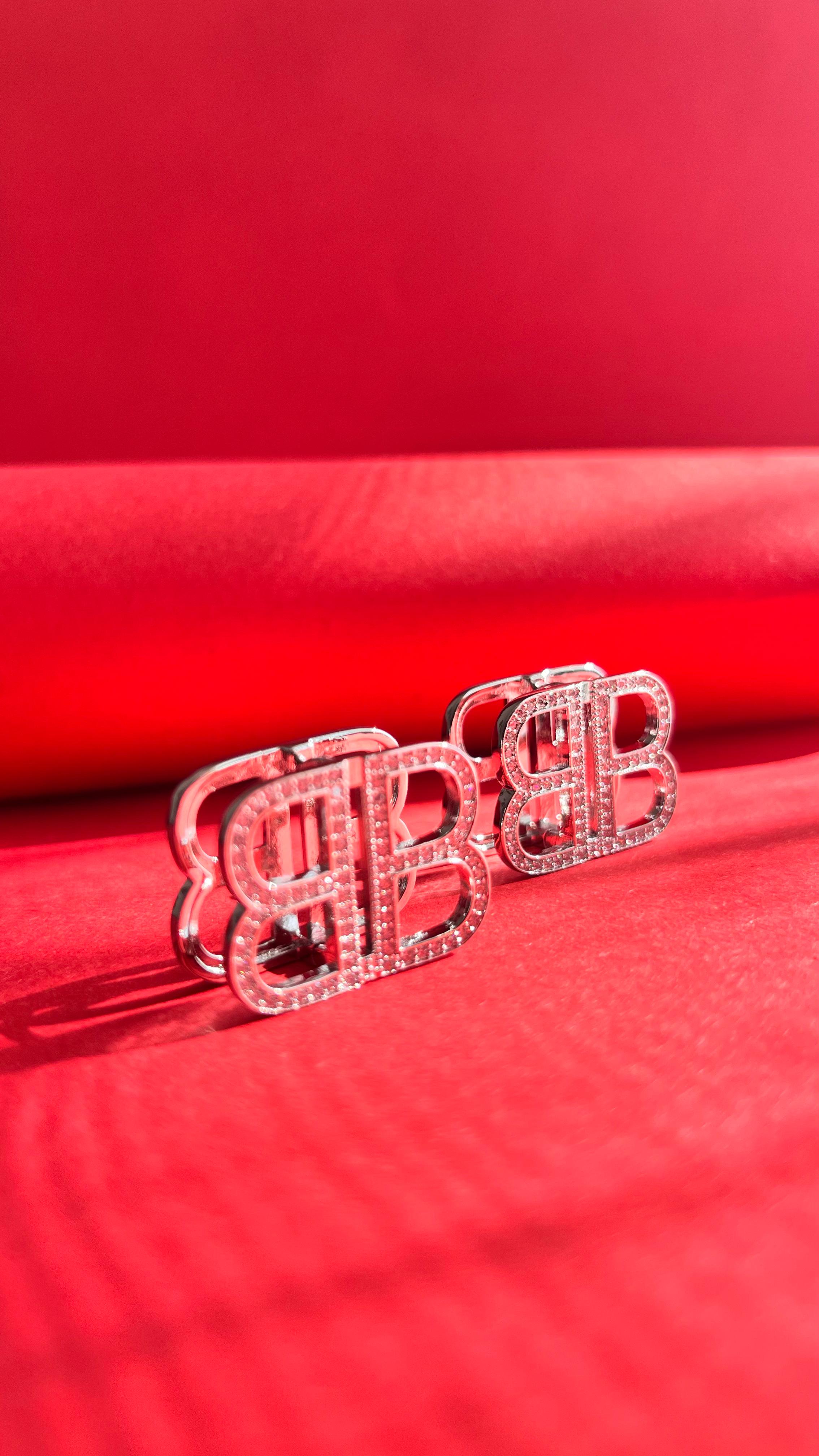 Blncia. B Logo Küpe