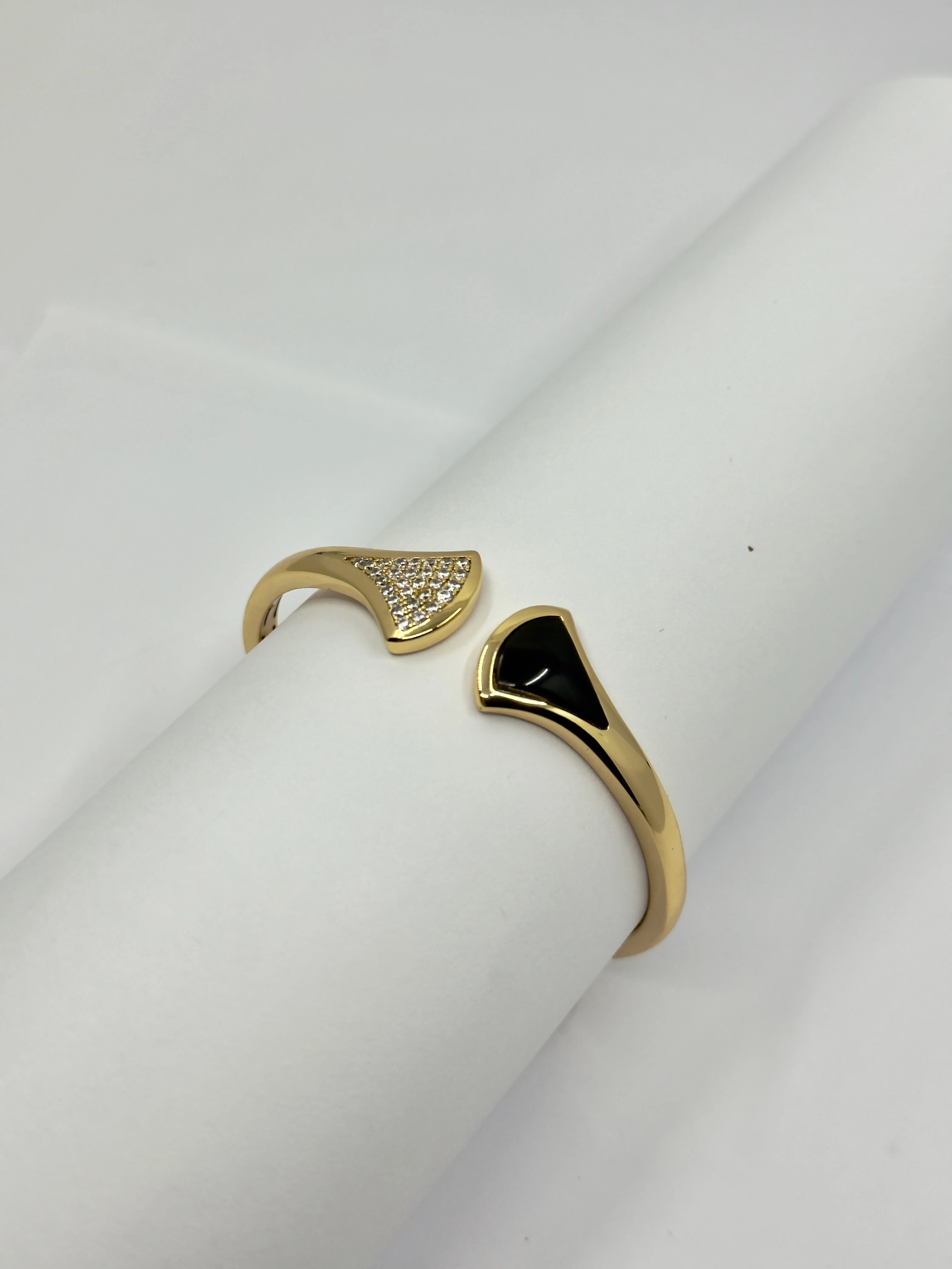 Siyah ve Taşlı Divas Dream Bileklik