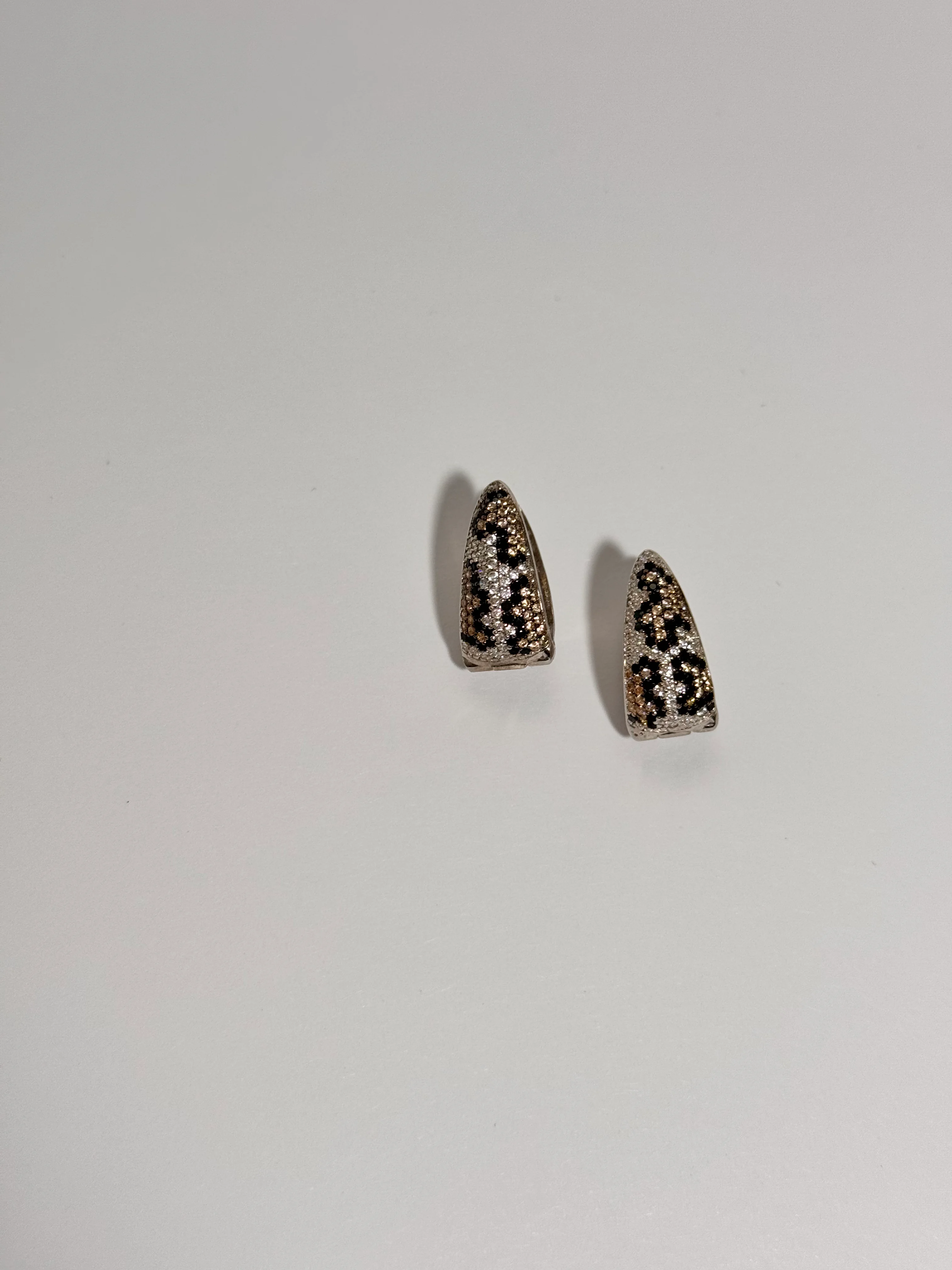 Nebula. Silver Velvet Dagger Küpe