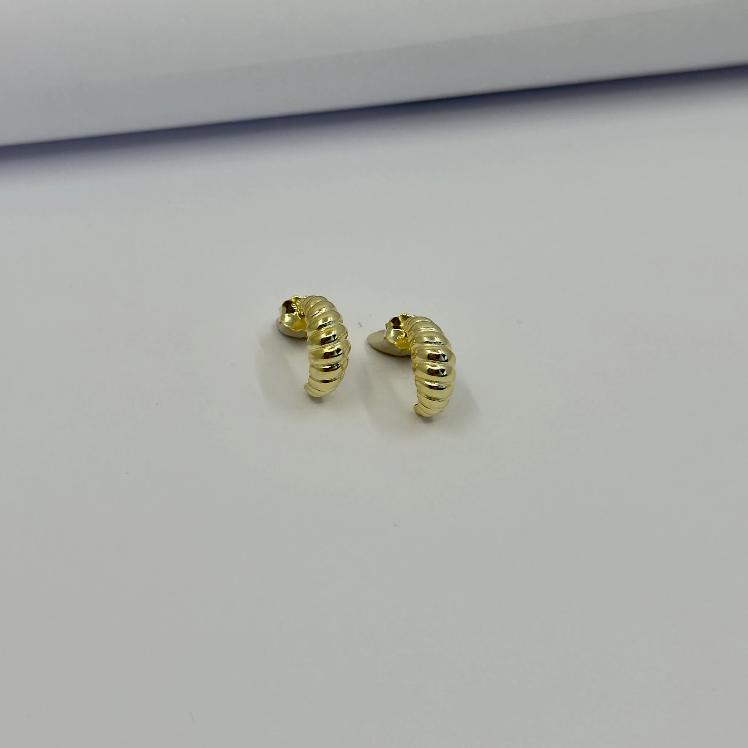 Altın Spiral Halka Küpe