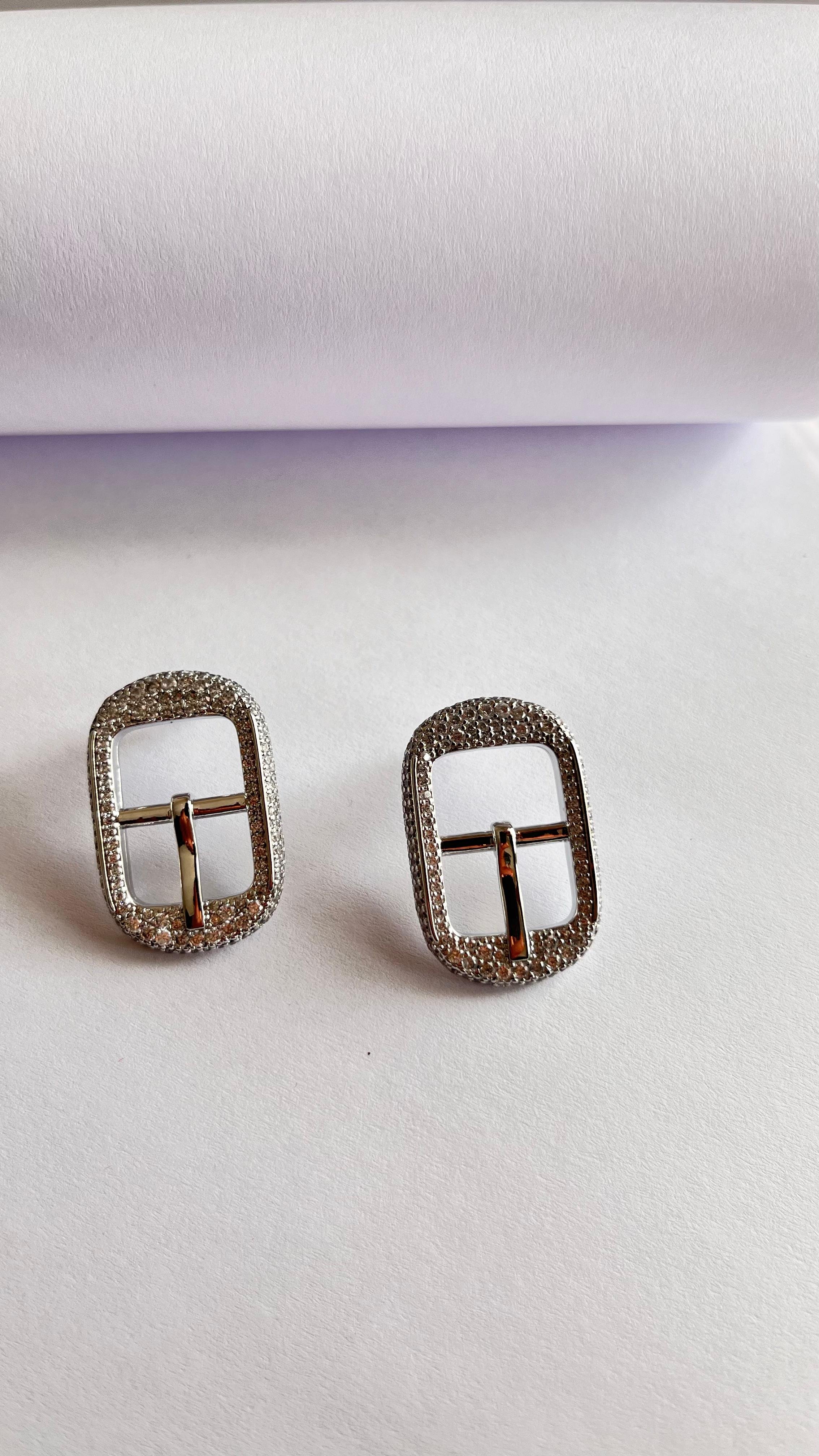 Blncia. Kemer Tokası Silver Küpe