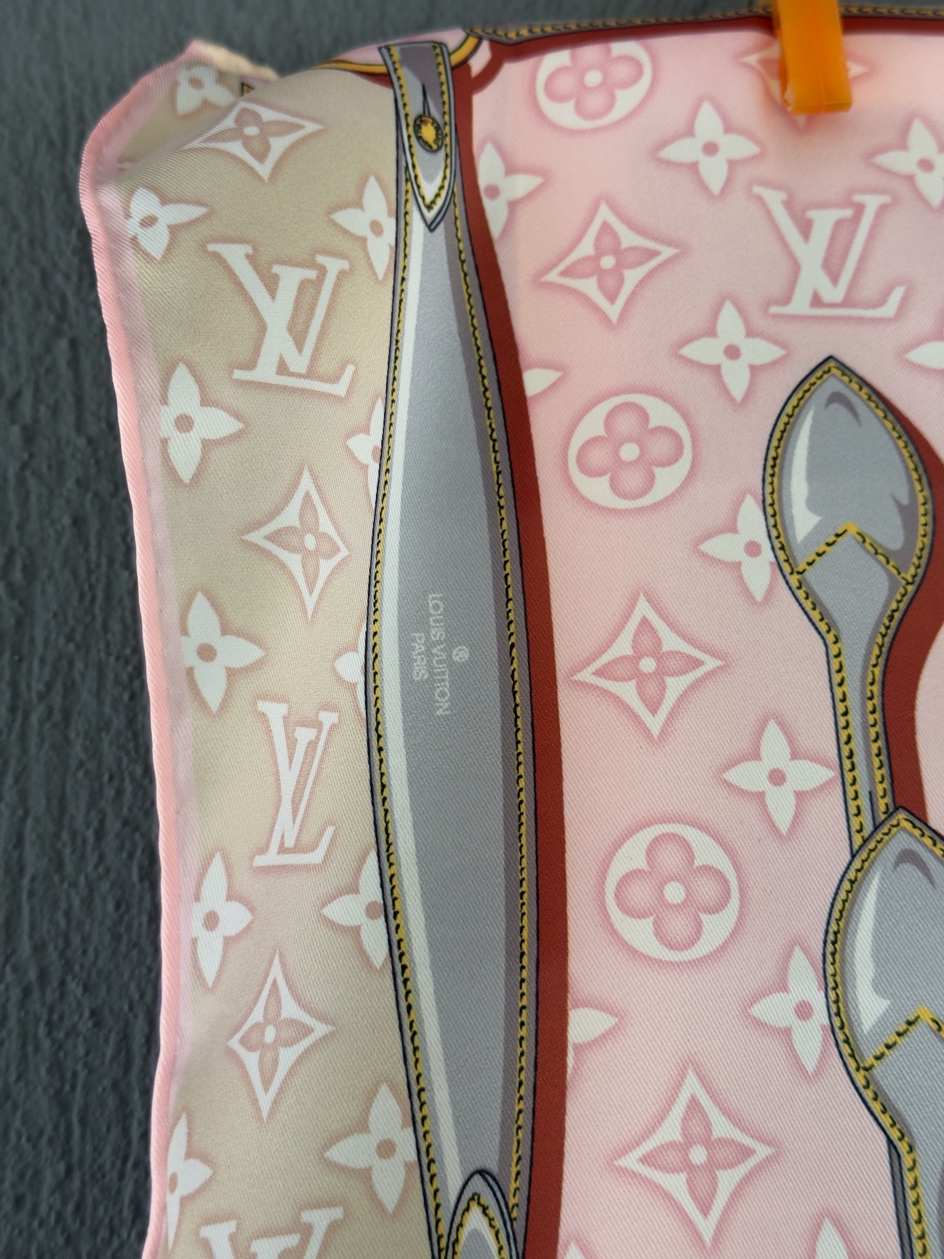 Monogram Belt & Chain Pastel İpek Şal