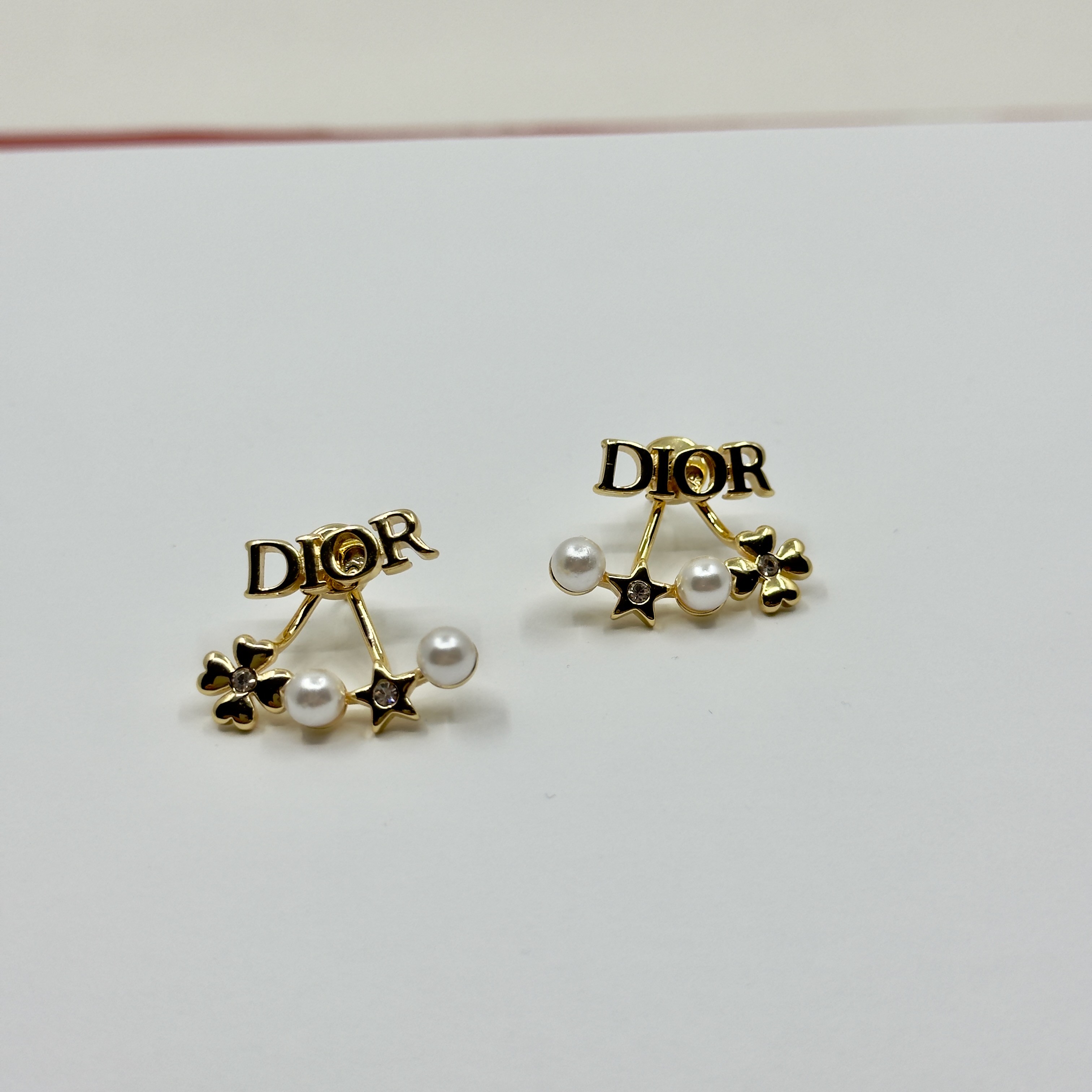 D*or. Gold Yıldız Yonca Küpe