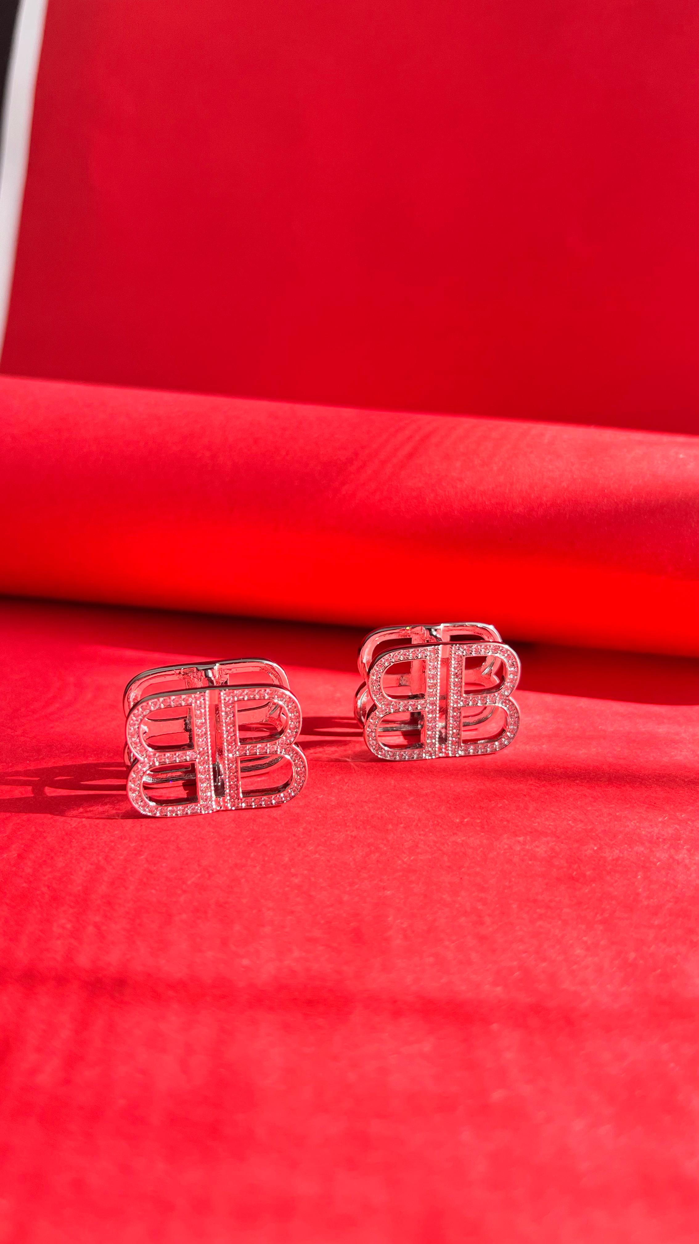 Blncia. B Logo Küpe