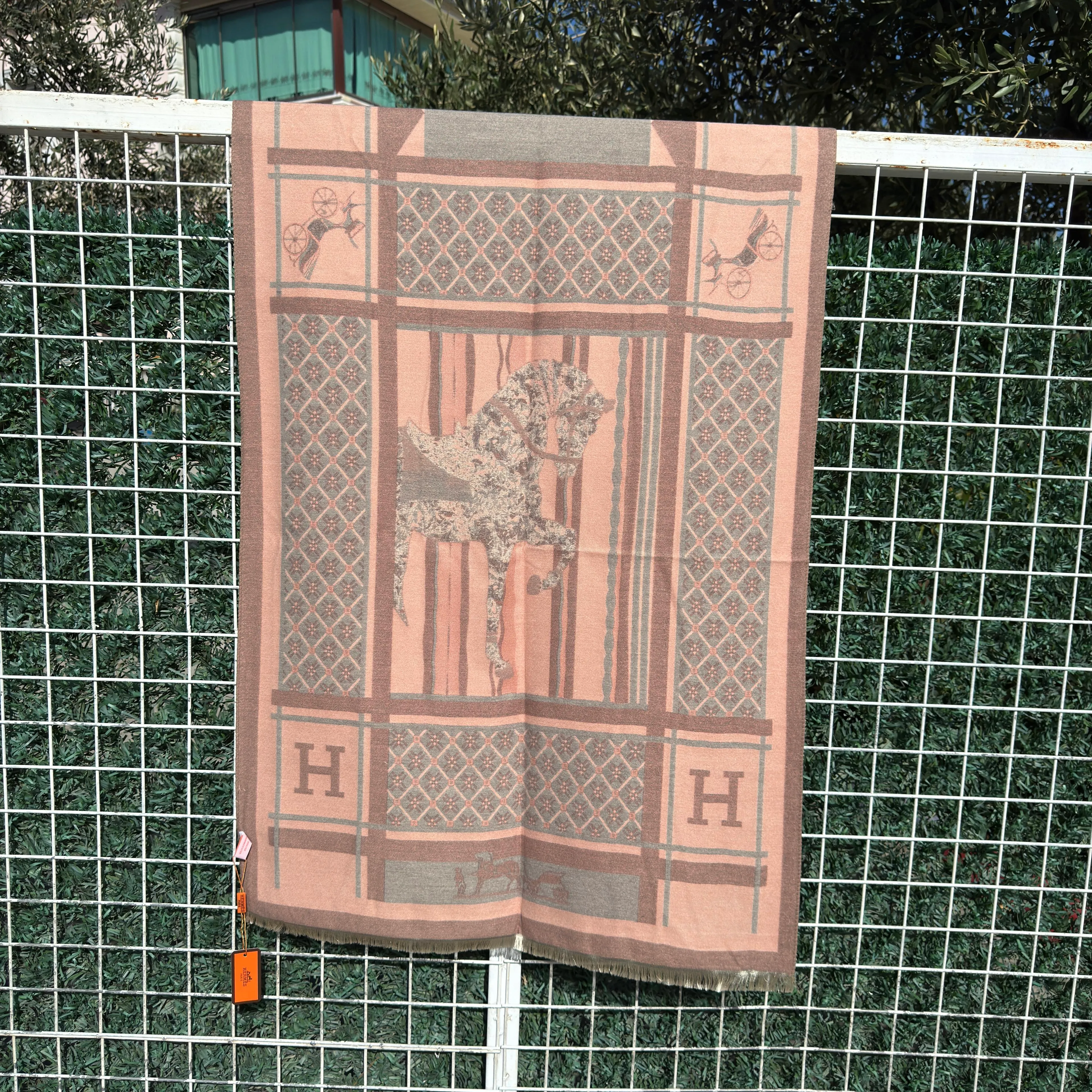 Equestrian Heritage Cashmere-Silk Şal