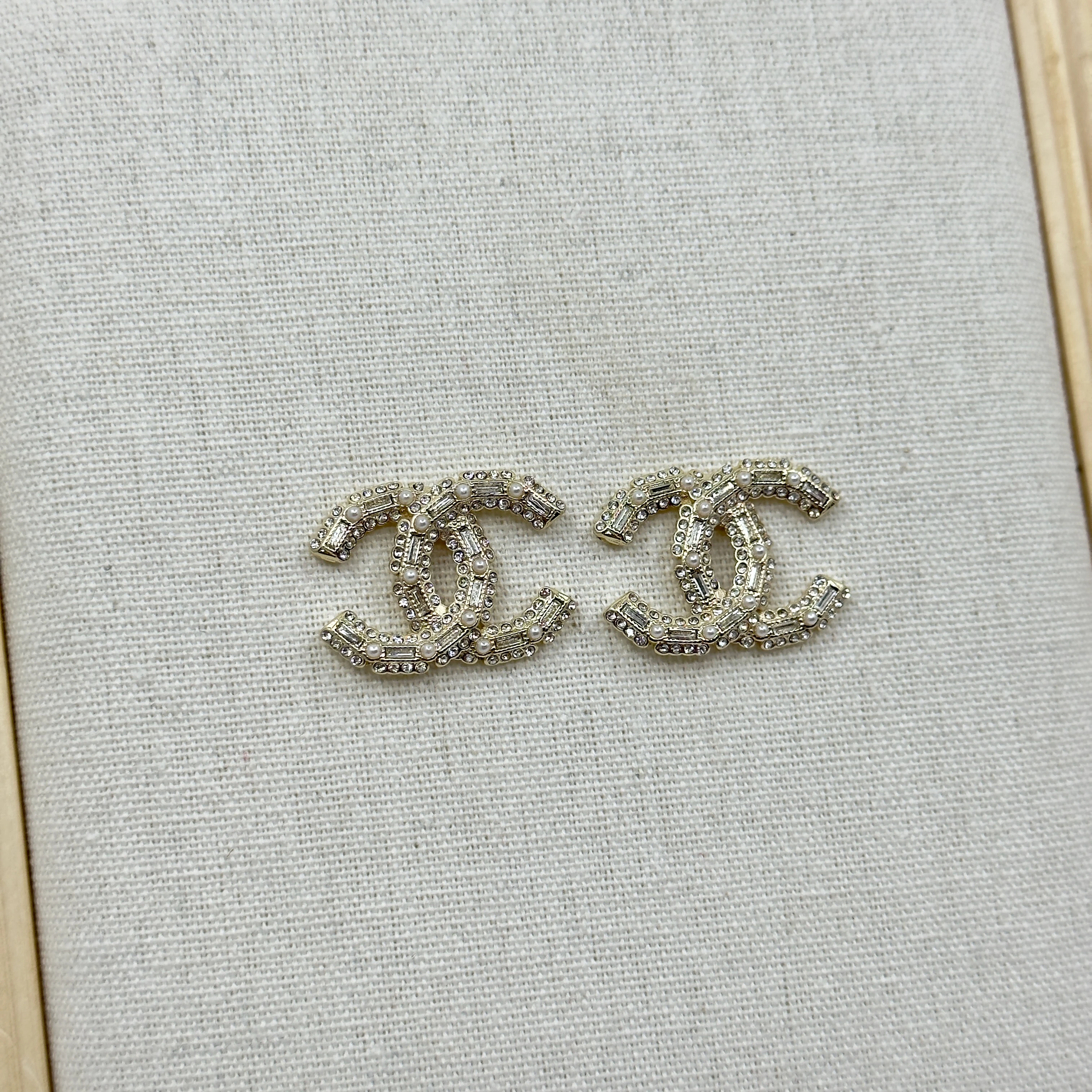 Zirkon-Baget Taşlı İnci Detaylı Küpe