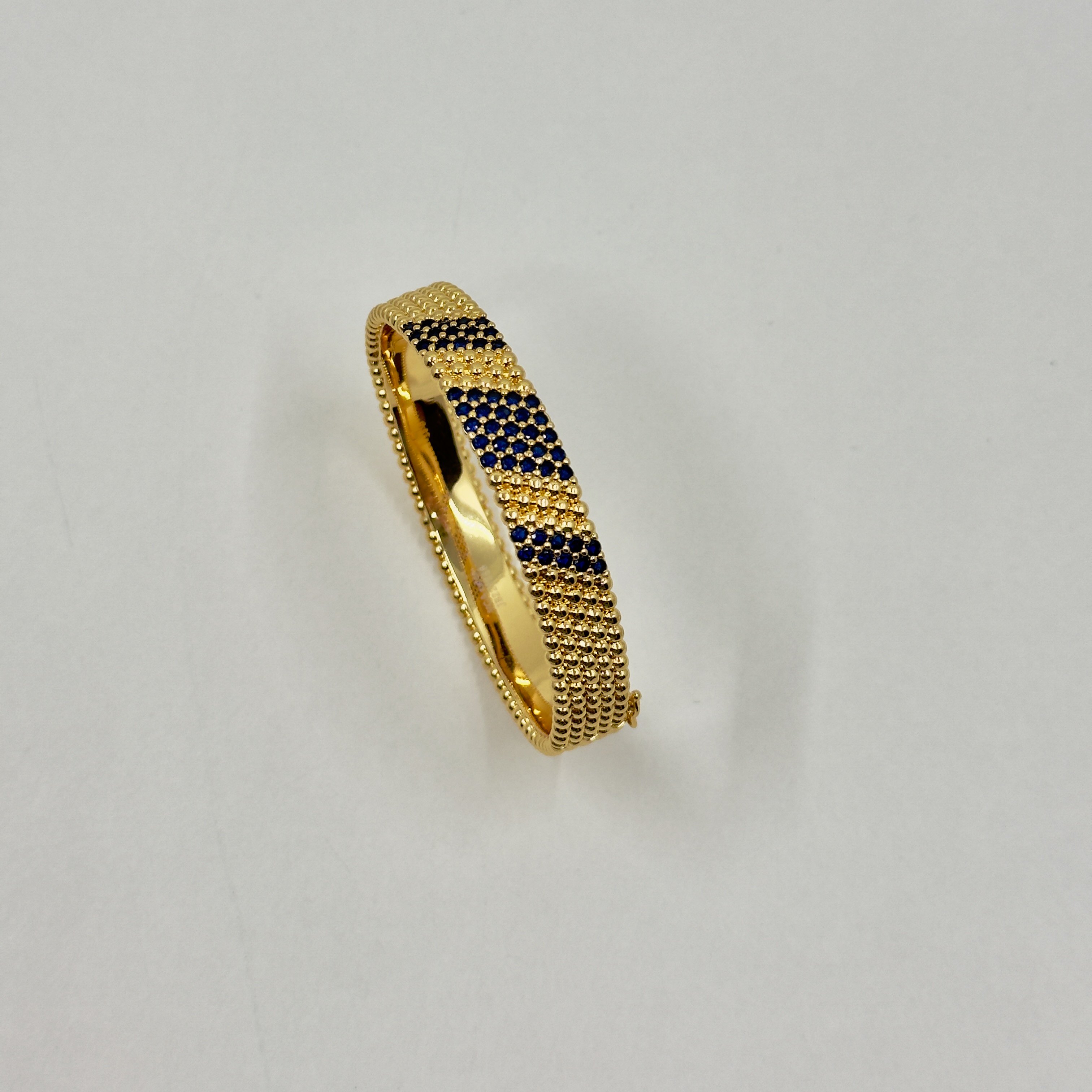 VCA. Perle Gold Siyah Taş Detaylı Bileklik