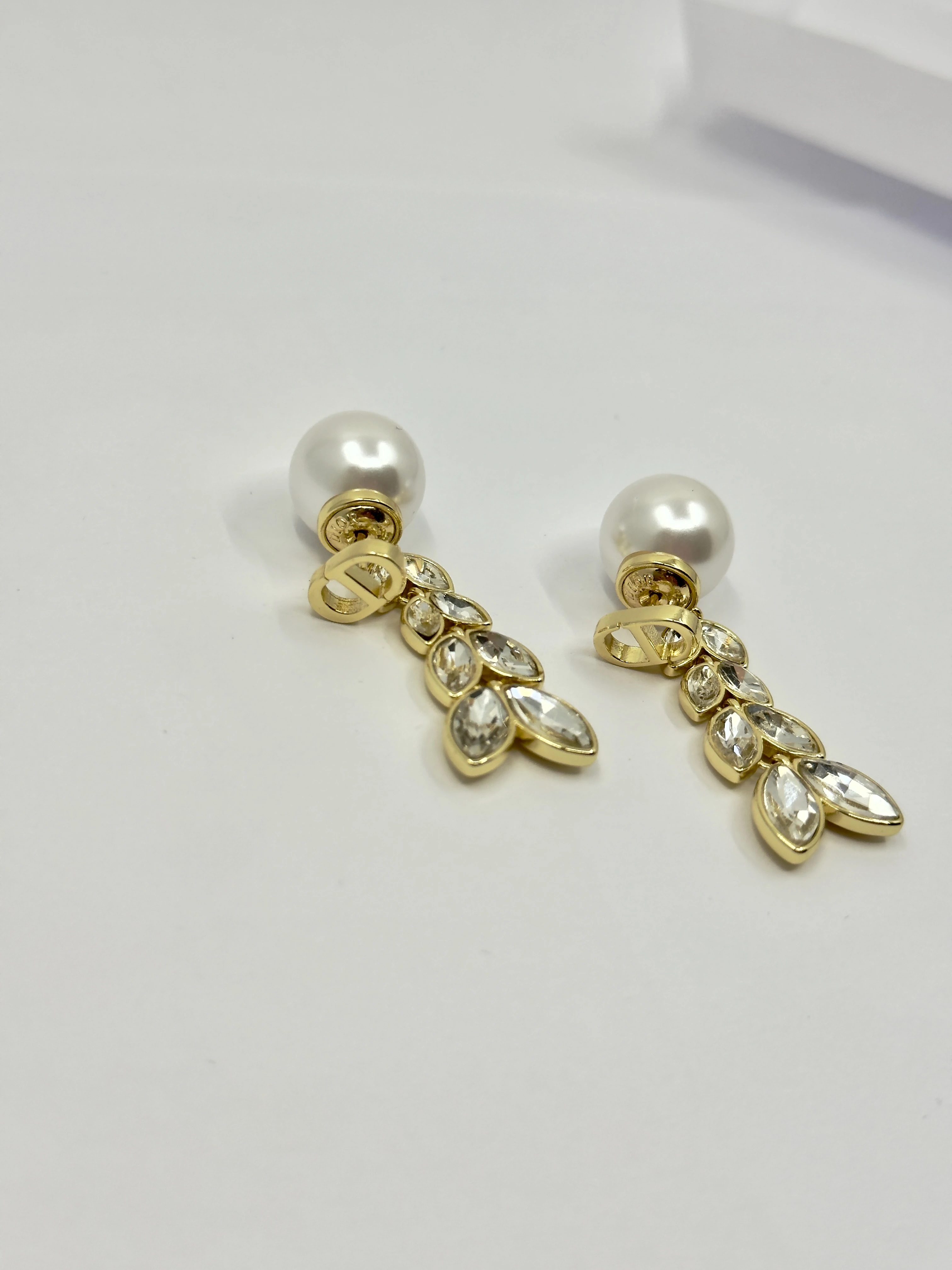 İnci Pimli Taşlı Sallantılı Küpe