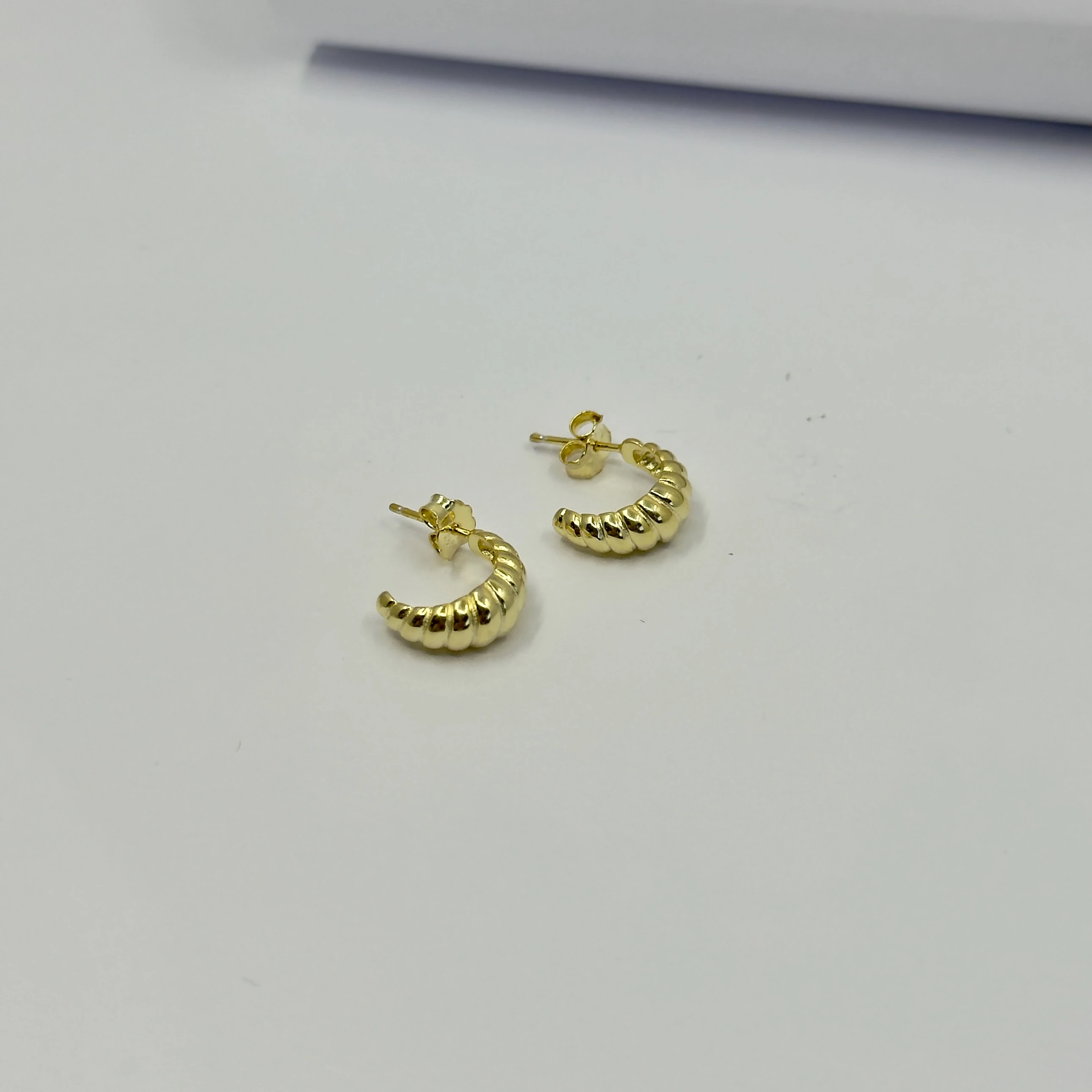 Altın Spiral Halka Küpe