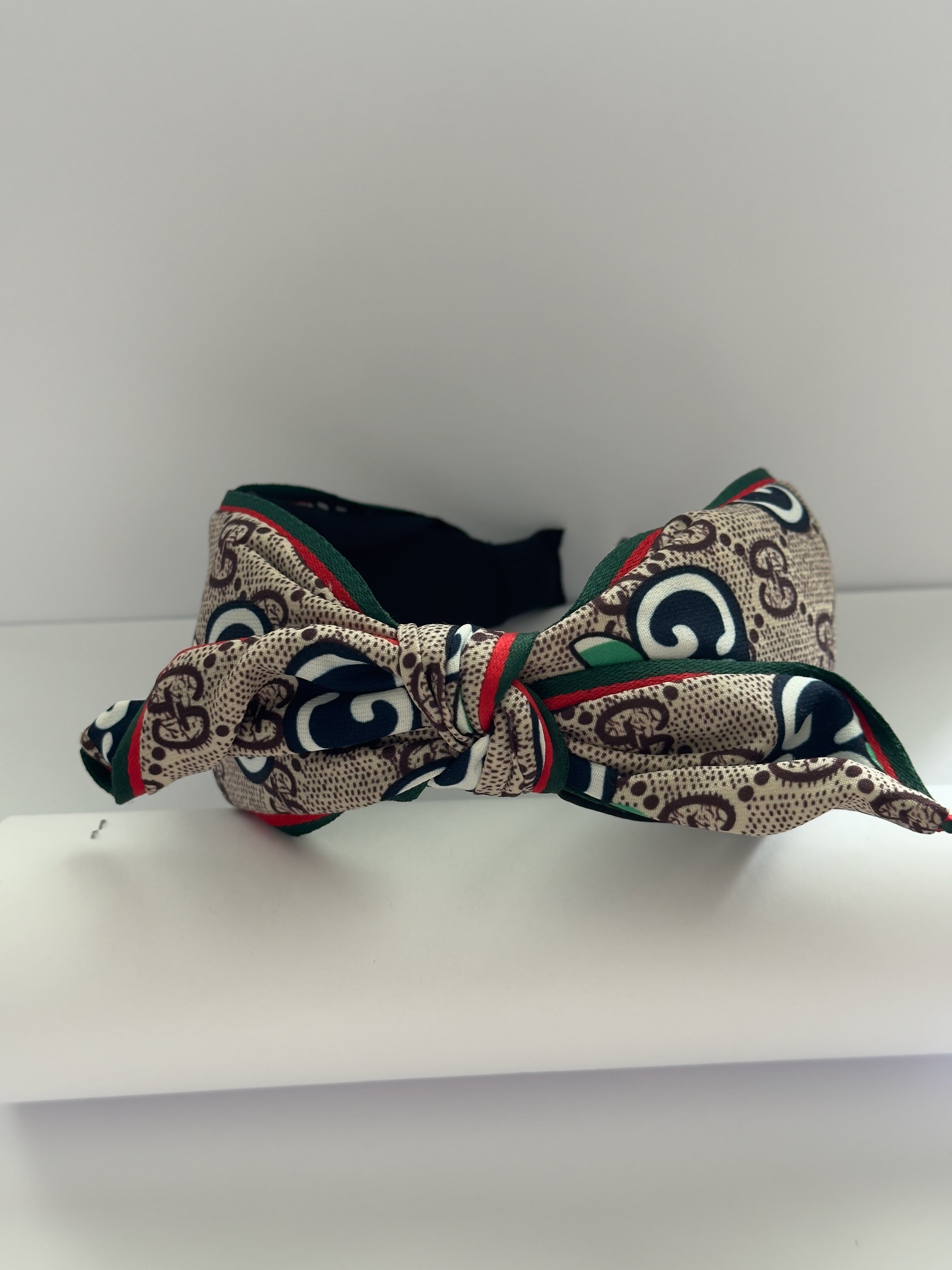 Heritage Bow Taç