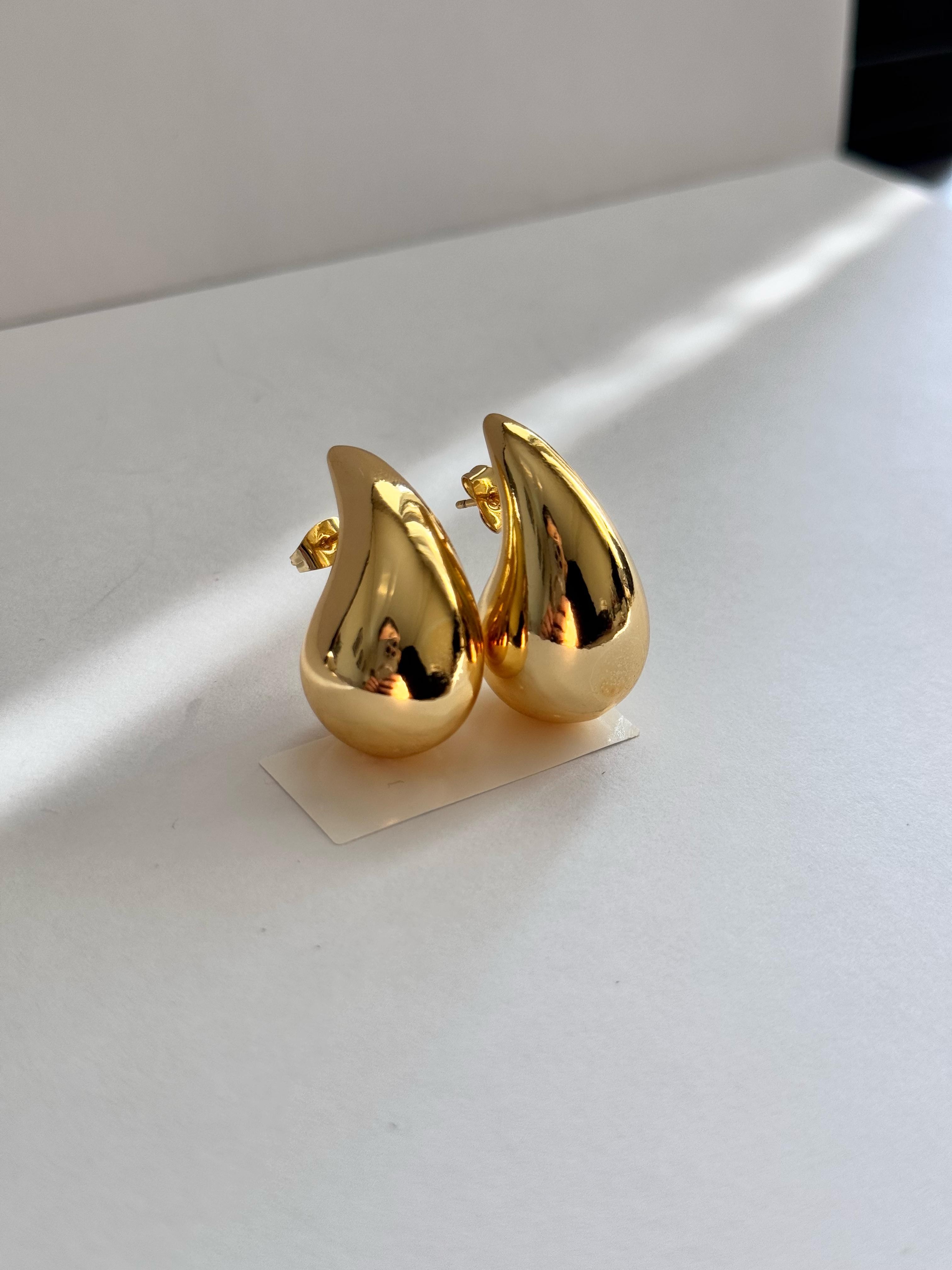 Botte. Gold Damla Küpe