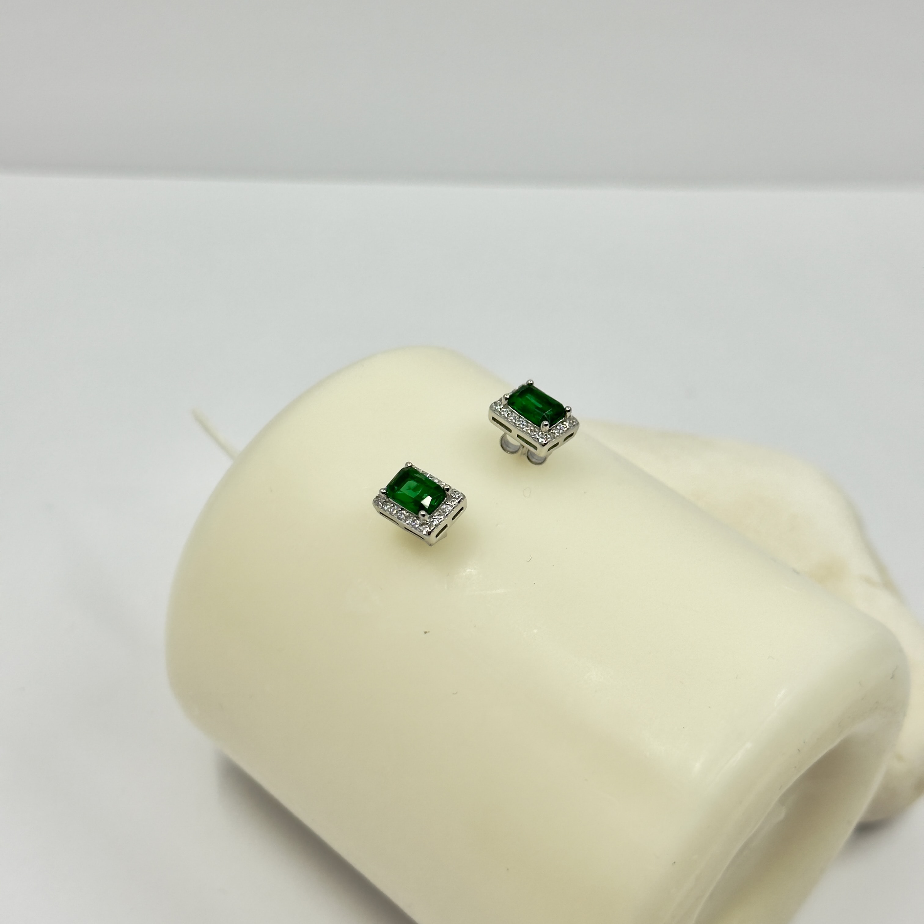 Eterna Verde Zümrüt Küpe