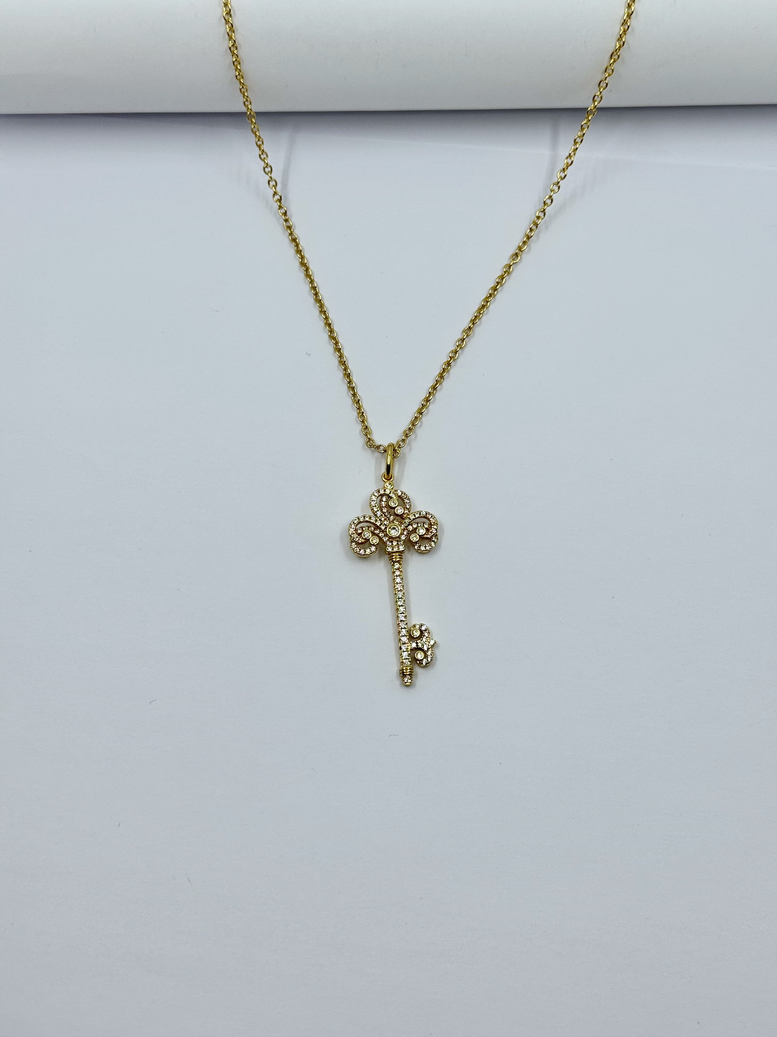 Fleur de Lys Kolye