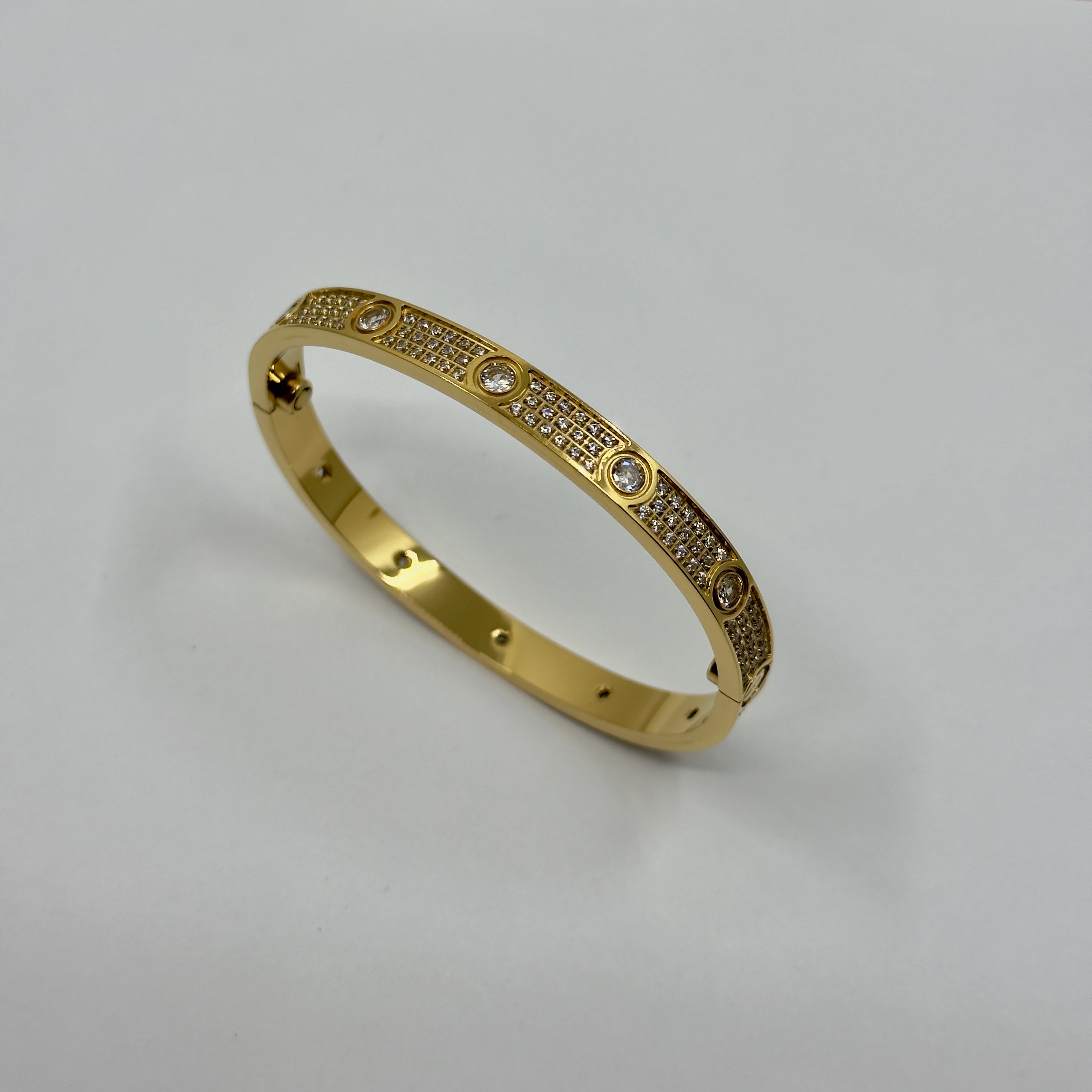 Crt. Gold Pave Dizim Taşlı Vidalı Bileklik