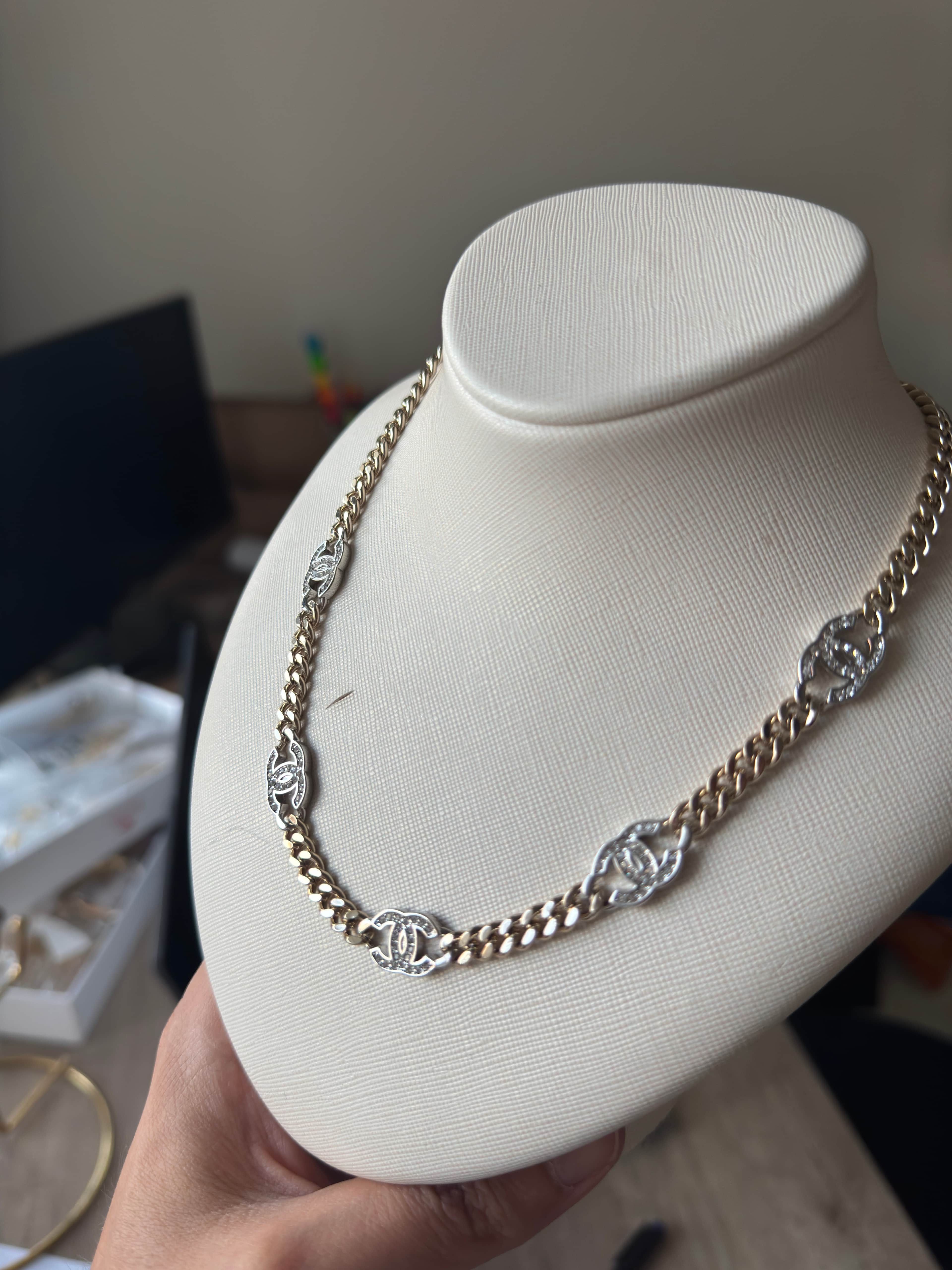 Chnl. Gold Chain Kolye