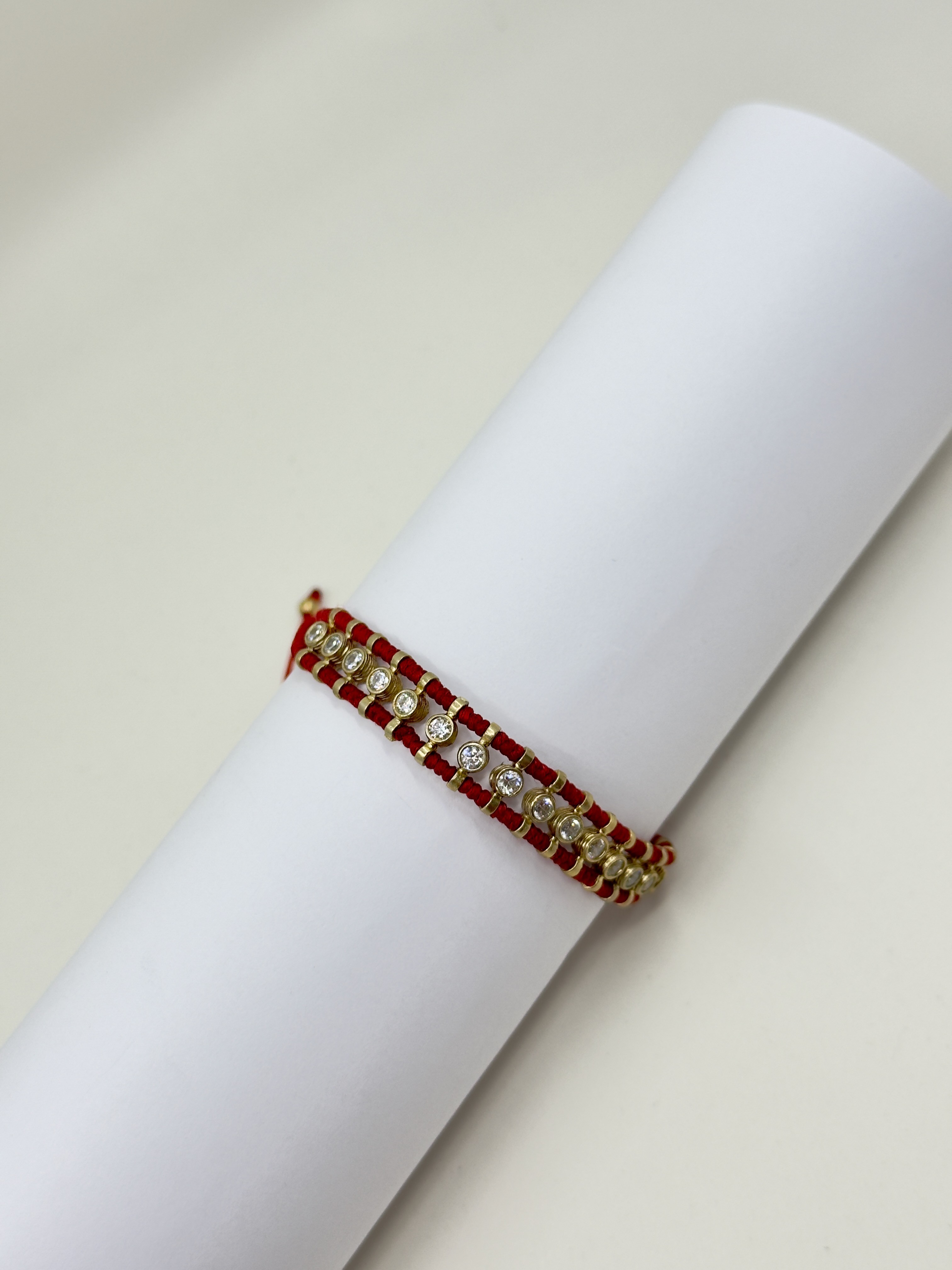 Soleil. Crimson Orbit Kırmızı Bileklik