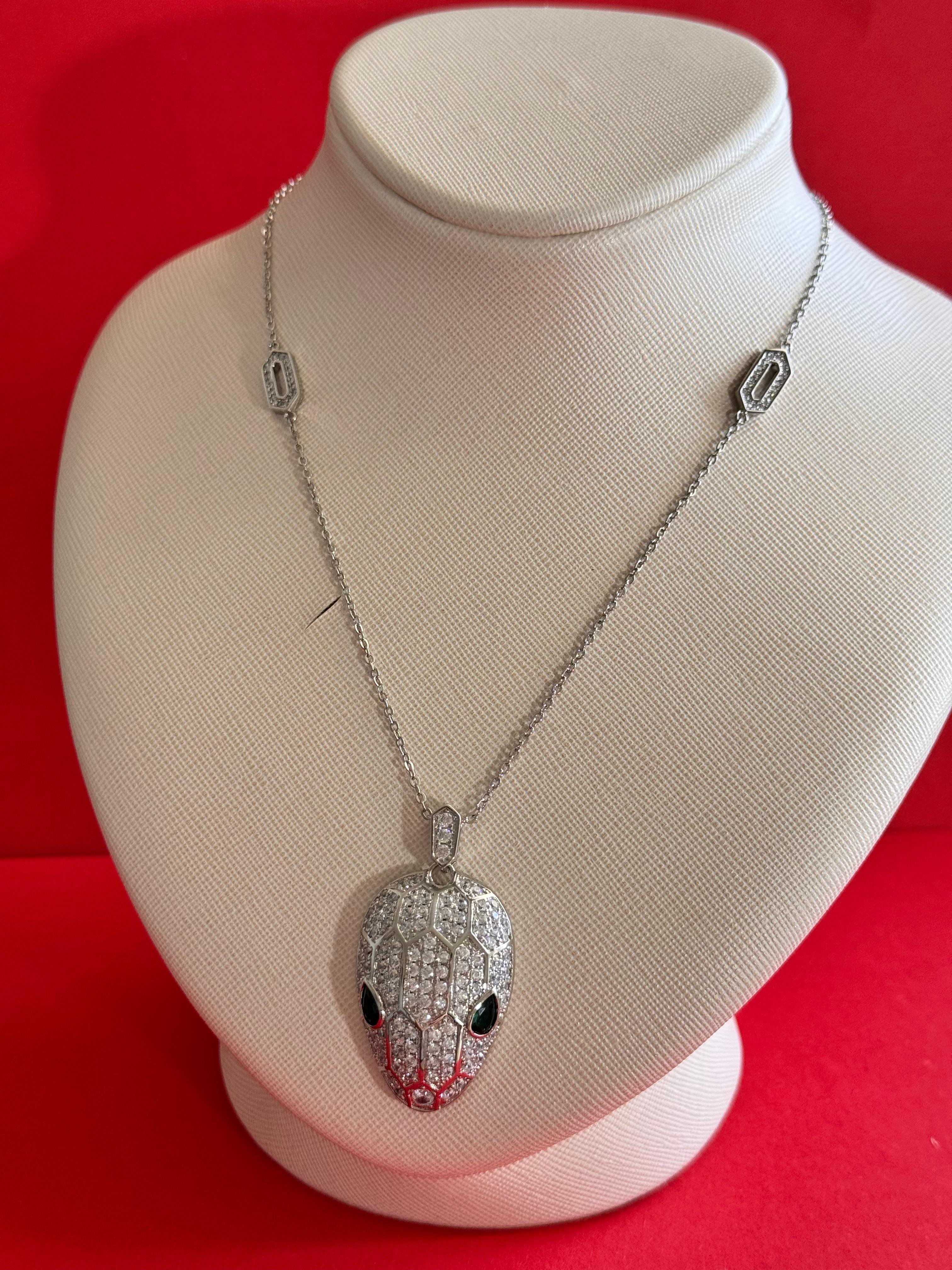 Bvl. Silver Serpenti Taşlı Kolye 
