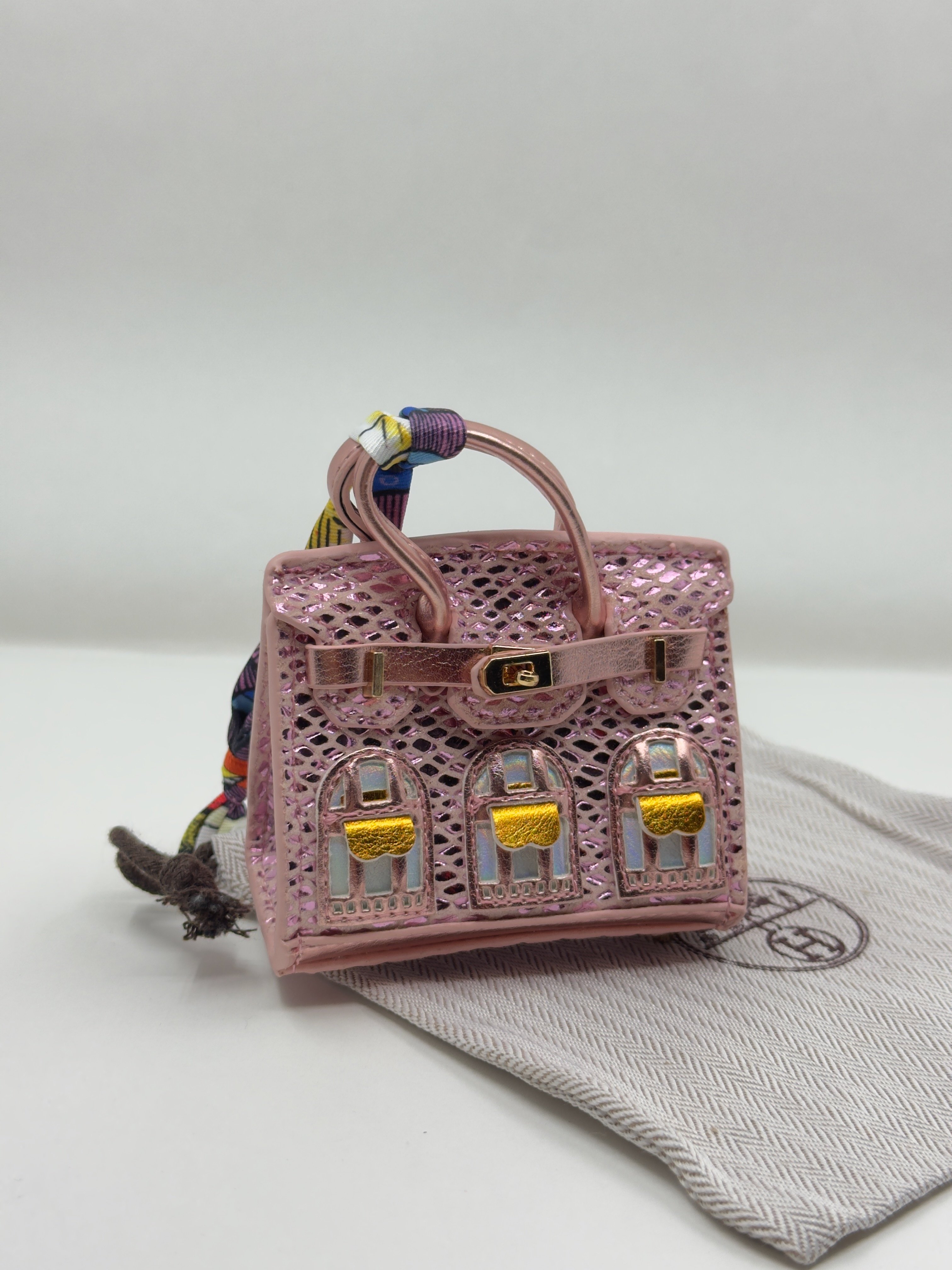 Hrms. Balık Pulu Toz Pembe Birkin Charm