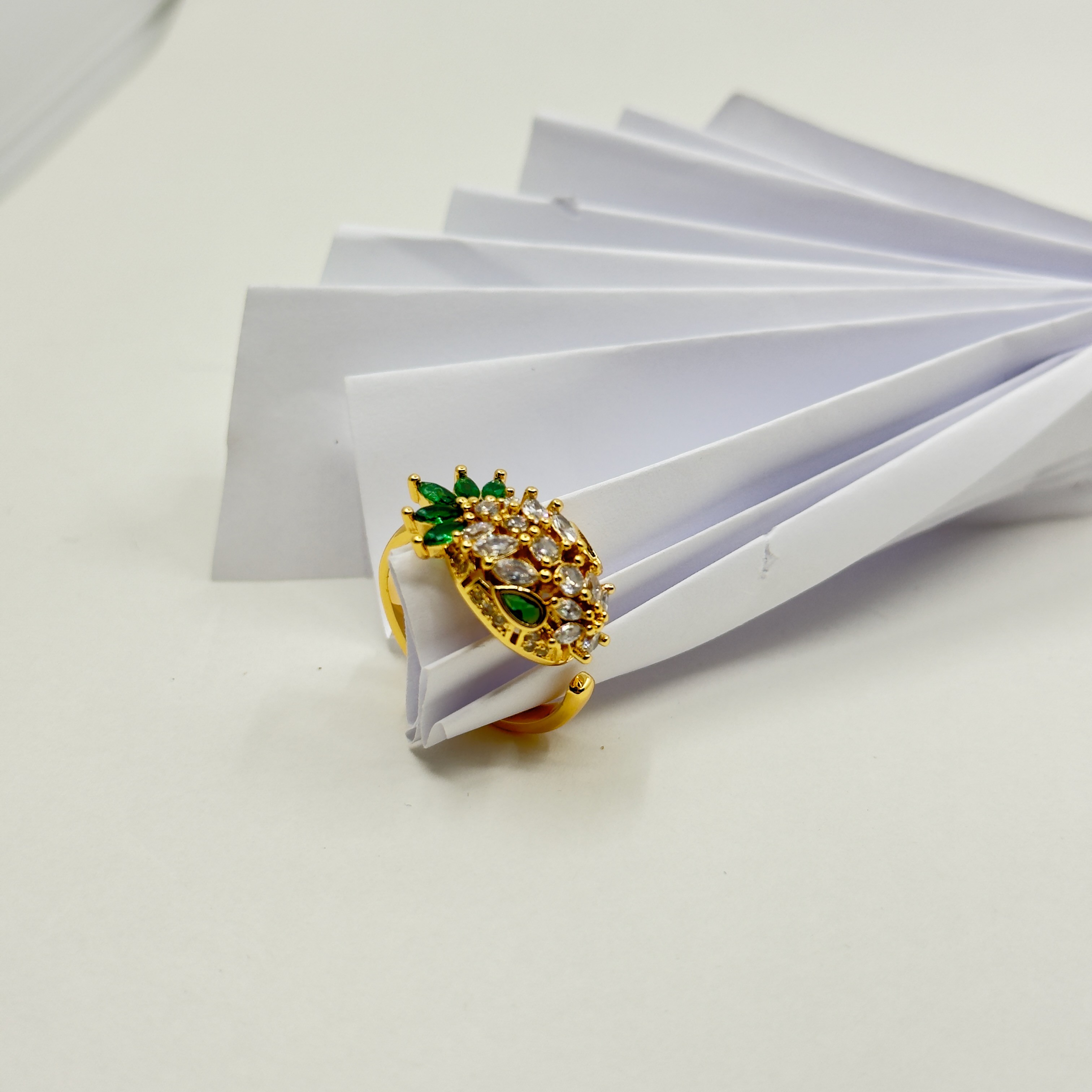 Bvl. Ayarlanabilir Gold Taşlı Serpenti Yüzük