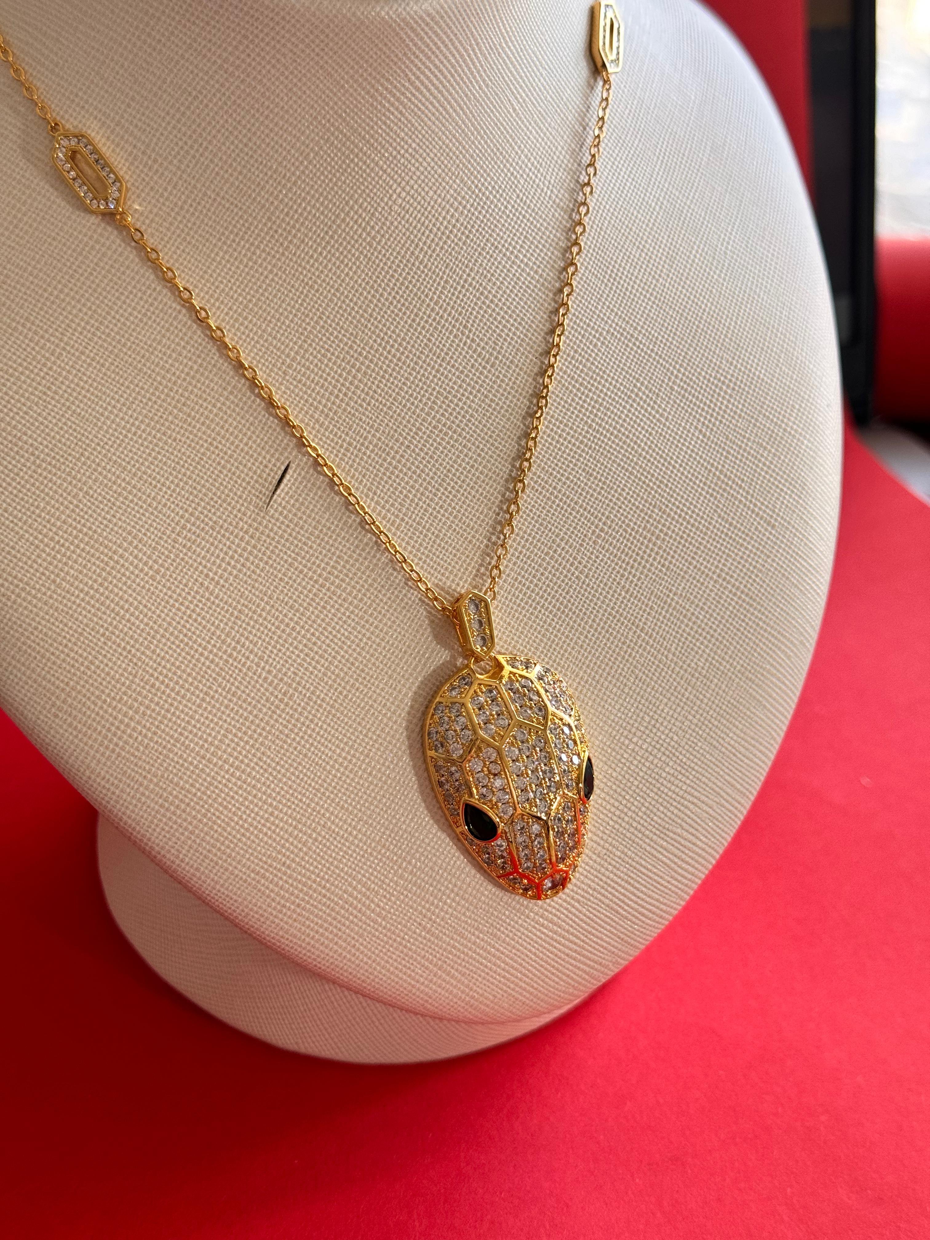 Bvl. Serpenti Gold Taşlı Kolye