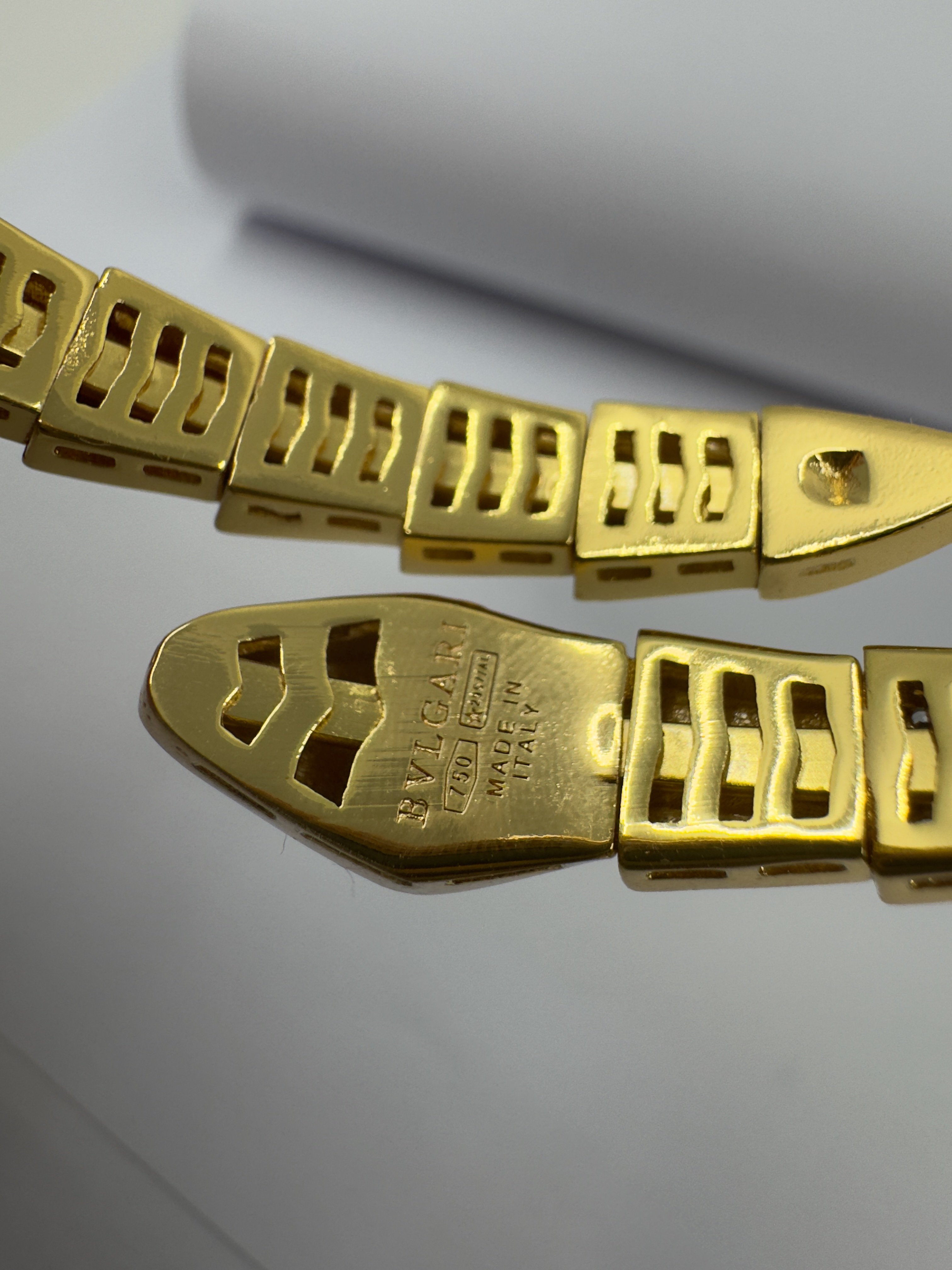 Ara Taşlı Ucu Sedefli Gold Serpenti Bileklik