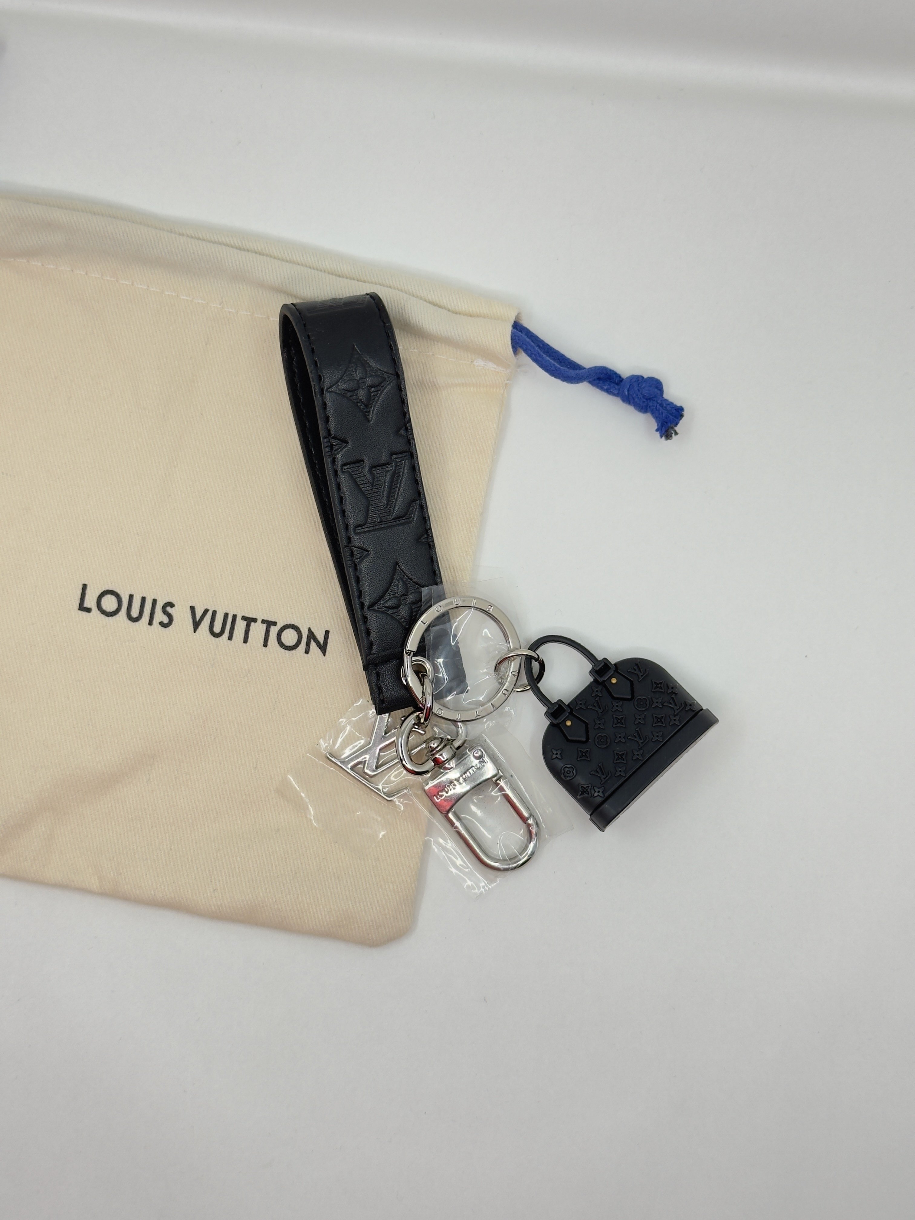 LV. Siyah Çanta Bag Charm
