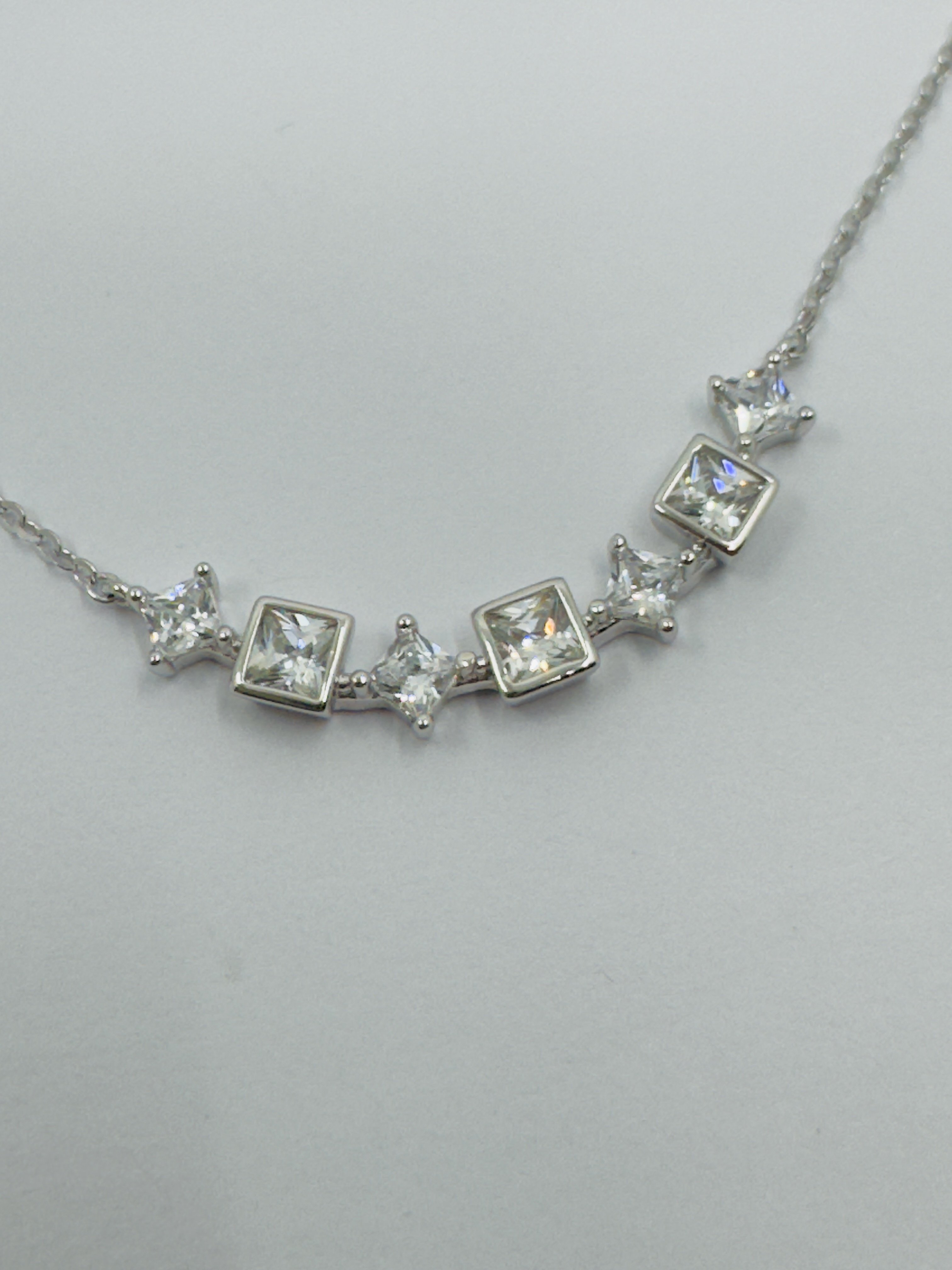 Casual. Silver Işıltı Kuşağı Kolye