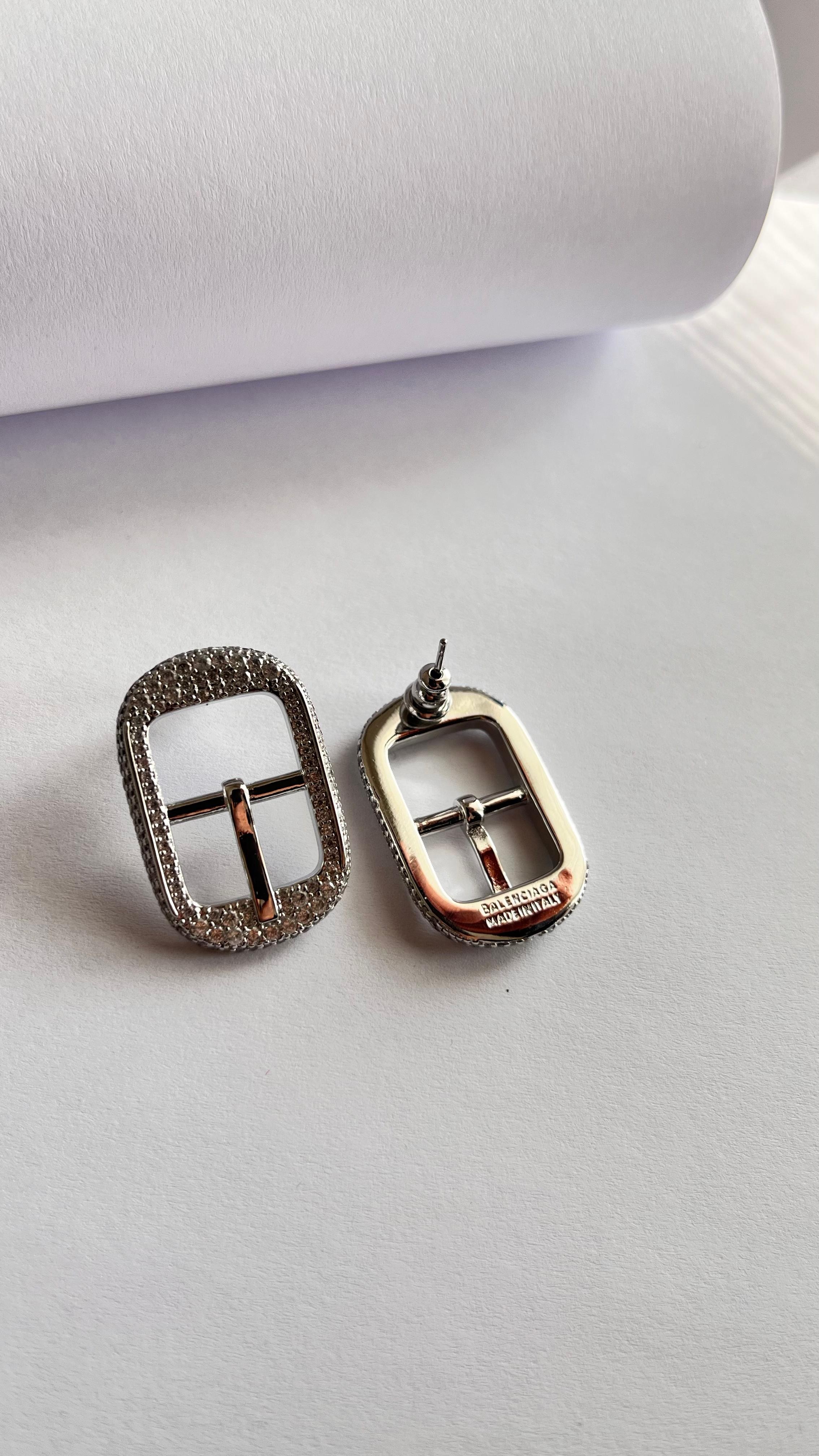 Blncia. Kemer Tokası Silver Küpe