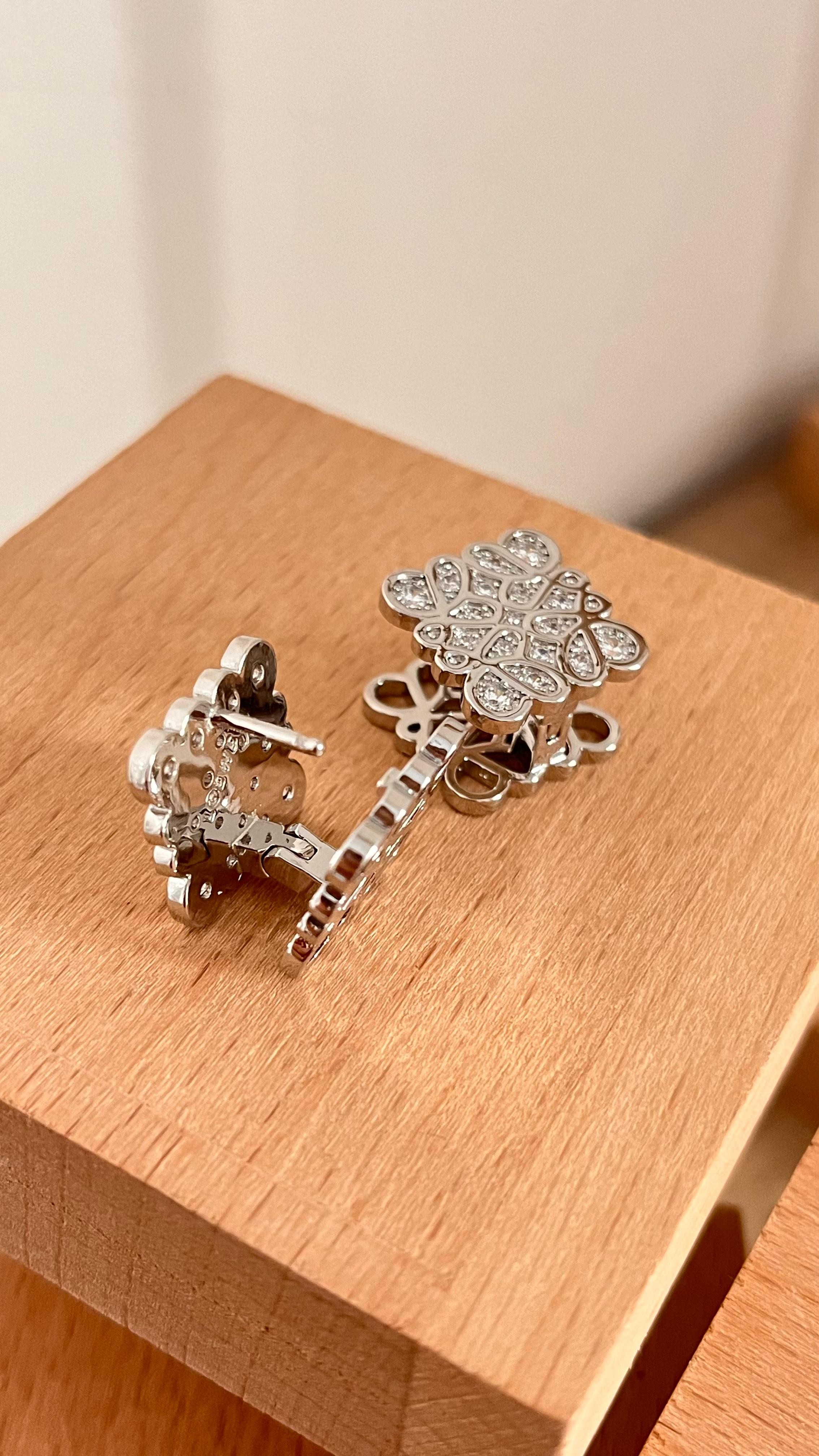 Lowe. Silver İki Taraflı Küpe